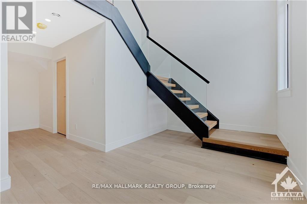 Photo 17 of 14 Thornton Avenue, Ottawa ON