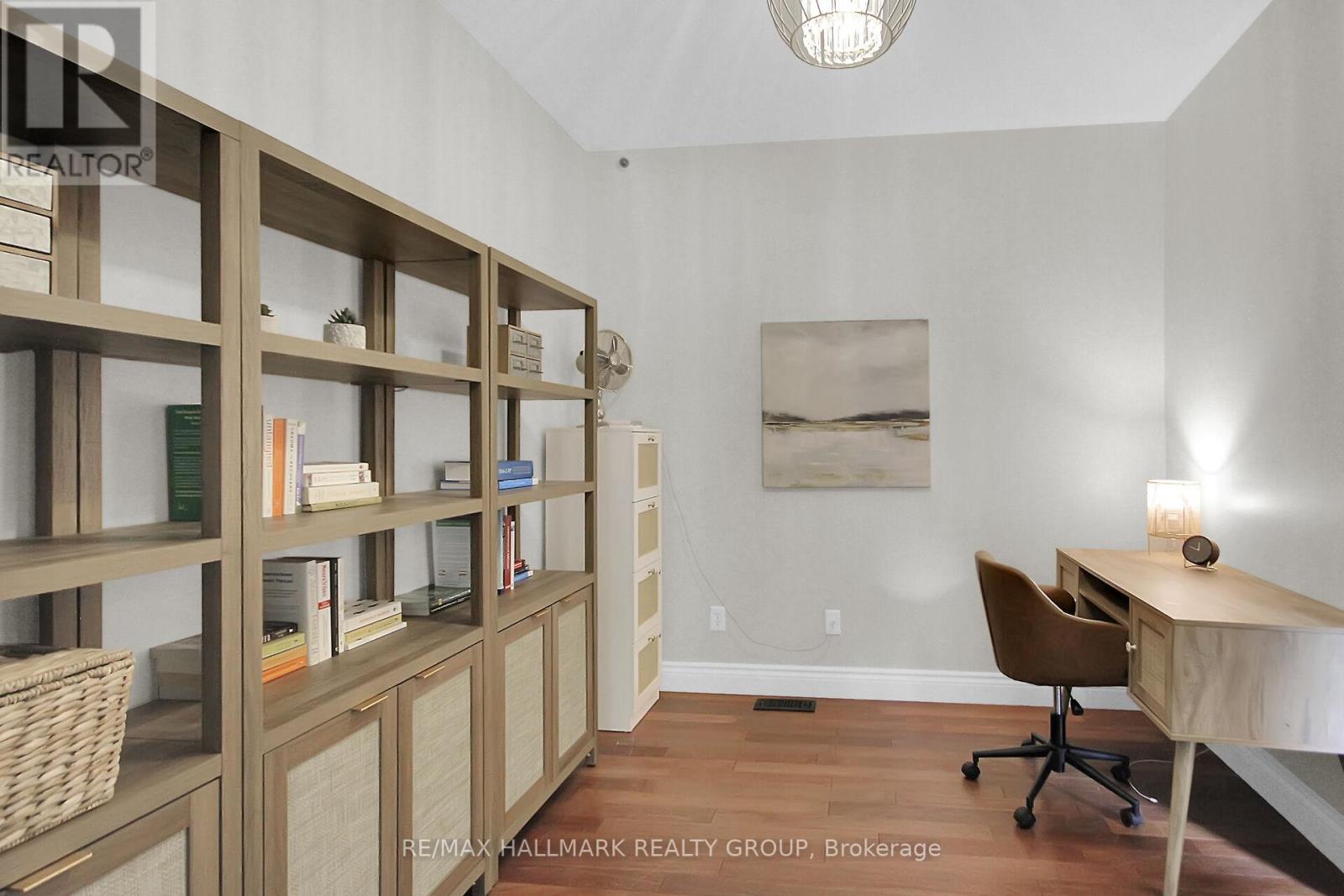 Photo 12 of 31 Kyle Avenue, Ottawa ON