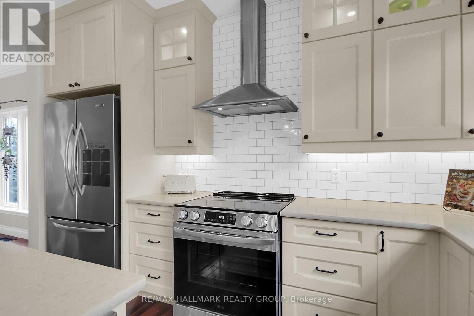 Photo 16 of 31 Kyle Avenue, Ottawa ON