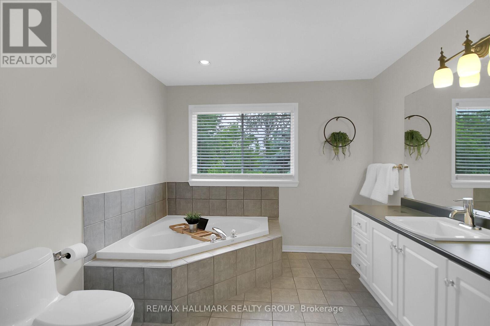 Photo 25 of 31 Kyle Avenue, Ottawa ON