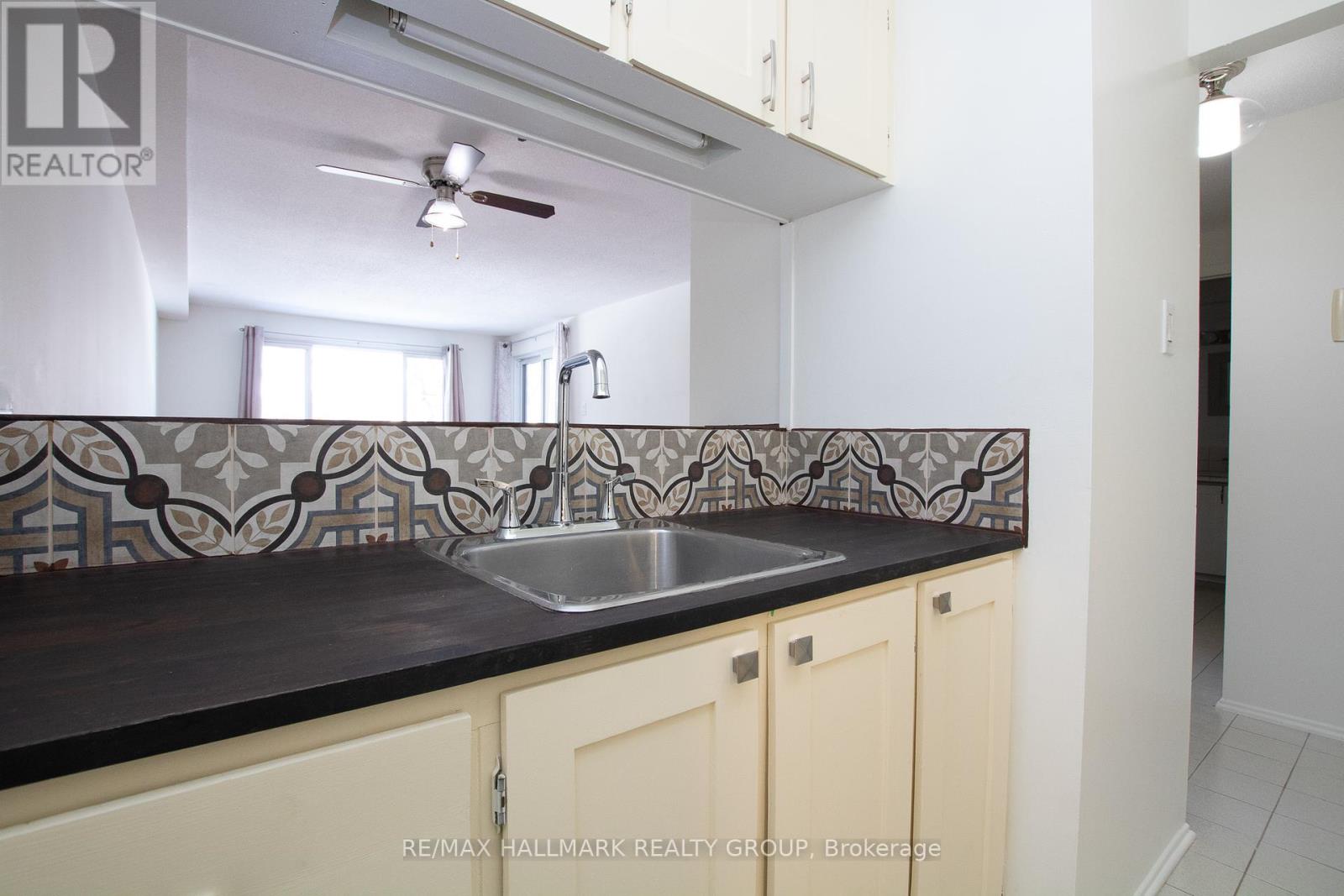 Photo 10 of 210 6376 Bilberry Drive, Ottawa ON