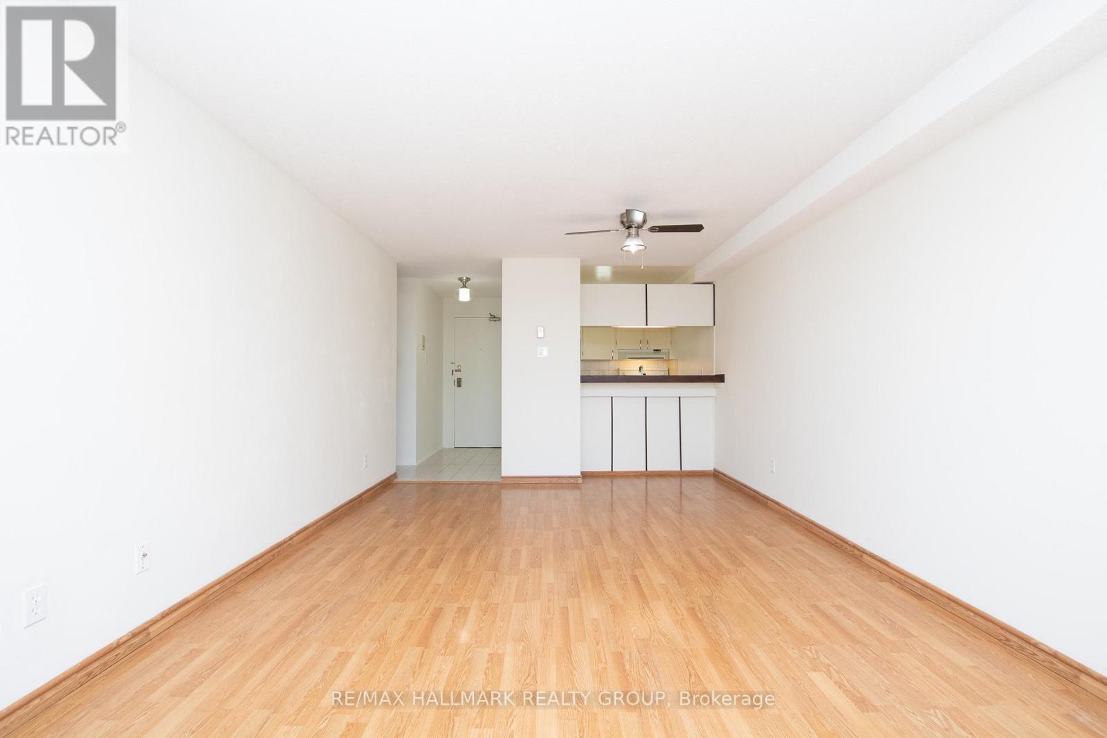 Photo 14 of 210 6376 Bilberry Drive, Ottawa ON