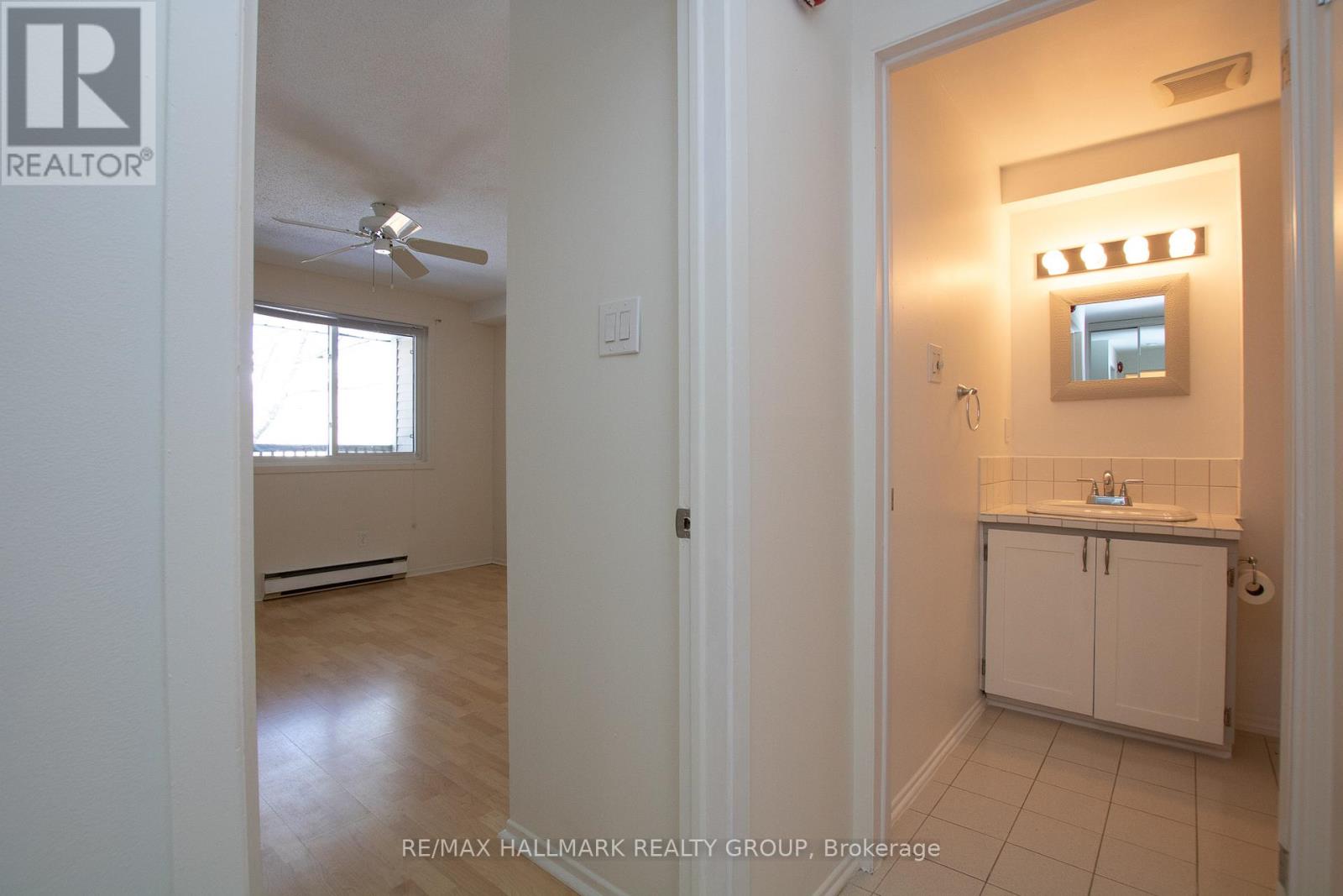 Photo 15 of 210 6376 Bilberry Drive, Ottawa ON