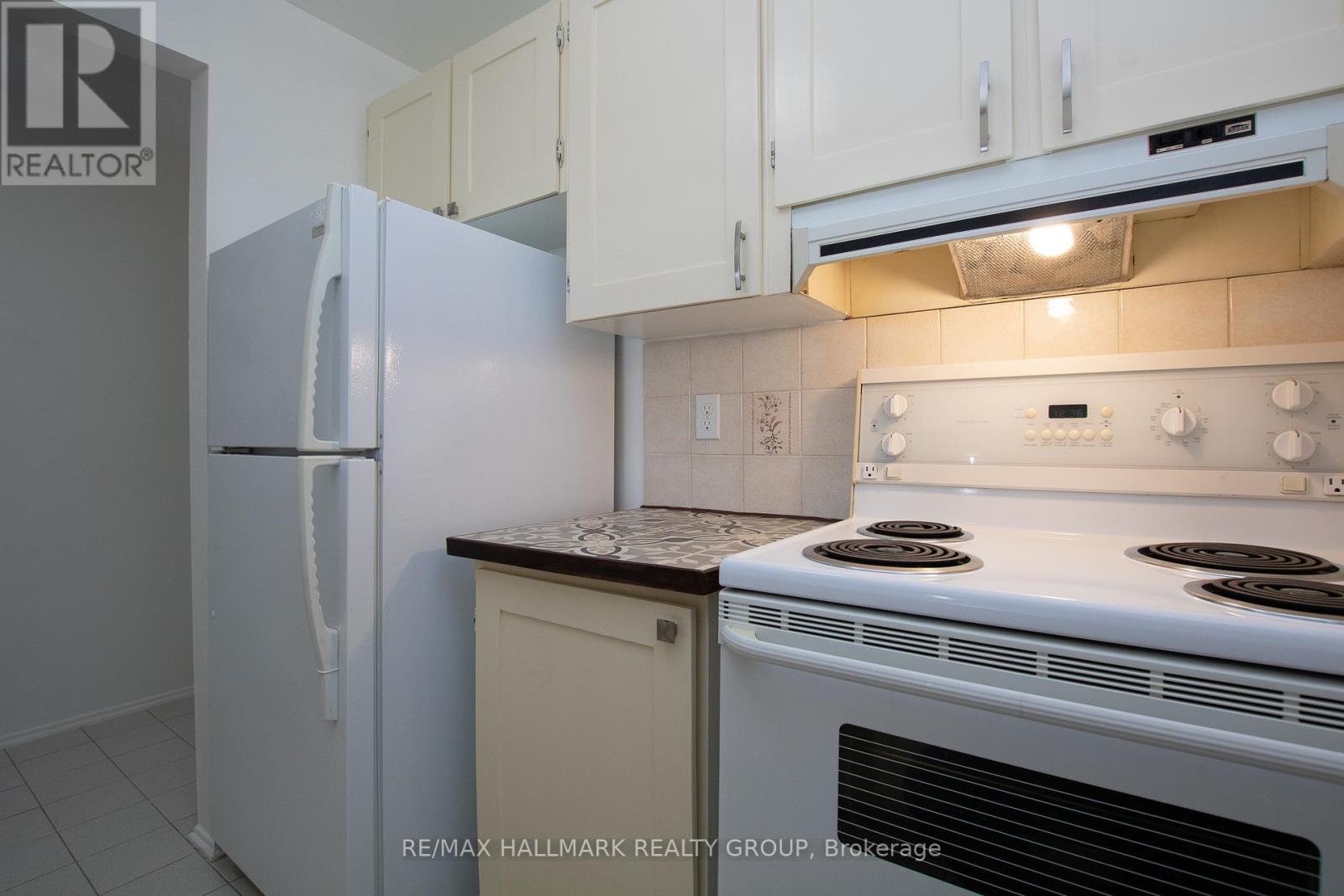 Photo 9 of 210 6376 Bilberry Drive, Ottawa ON
