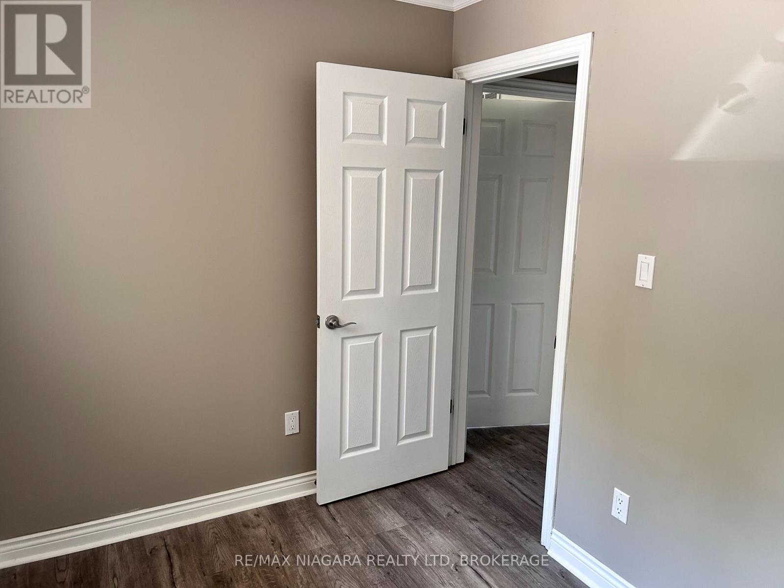 Photo 10 of 6319 Jupiter Boulevard, Niagara Falls ON