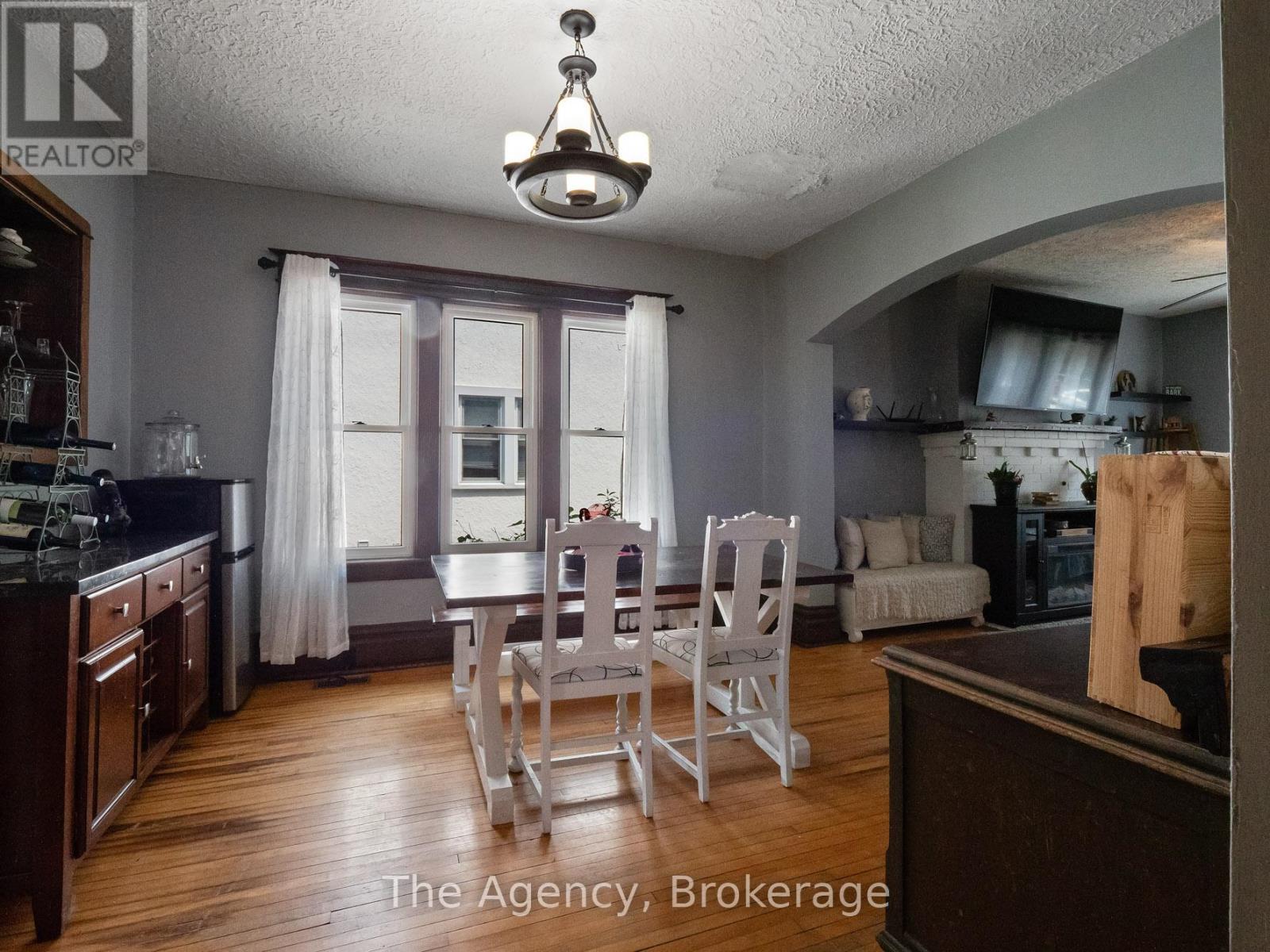 Photo 20 of 48 Grove Street, Welland ON