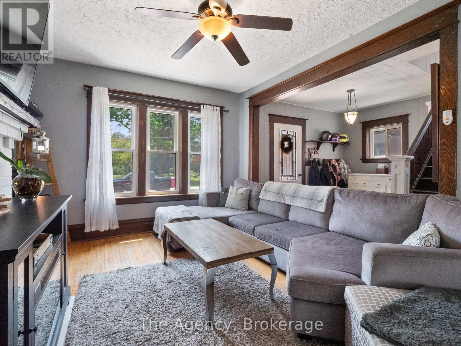 Photo 23 of 48 Grove Street, Welland ON