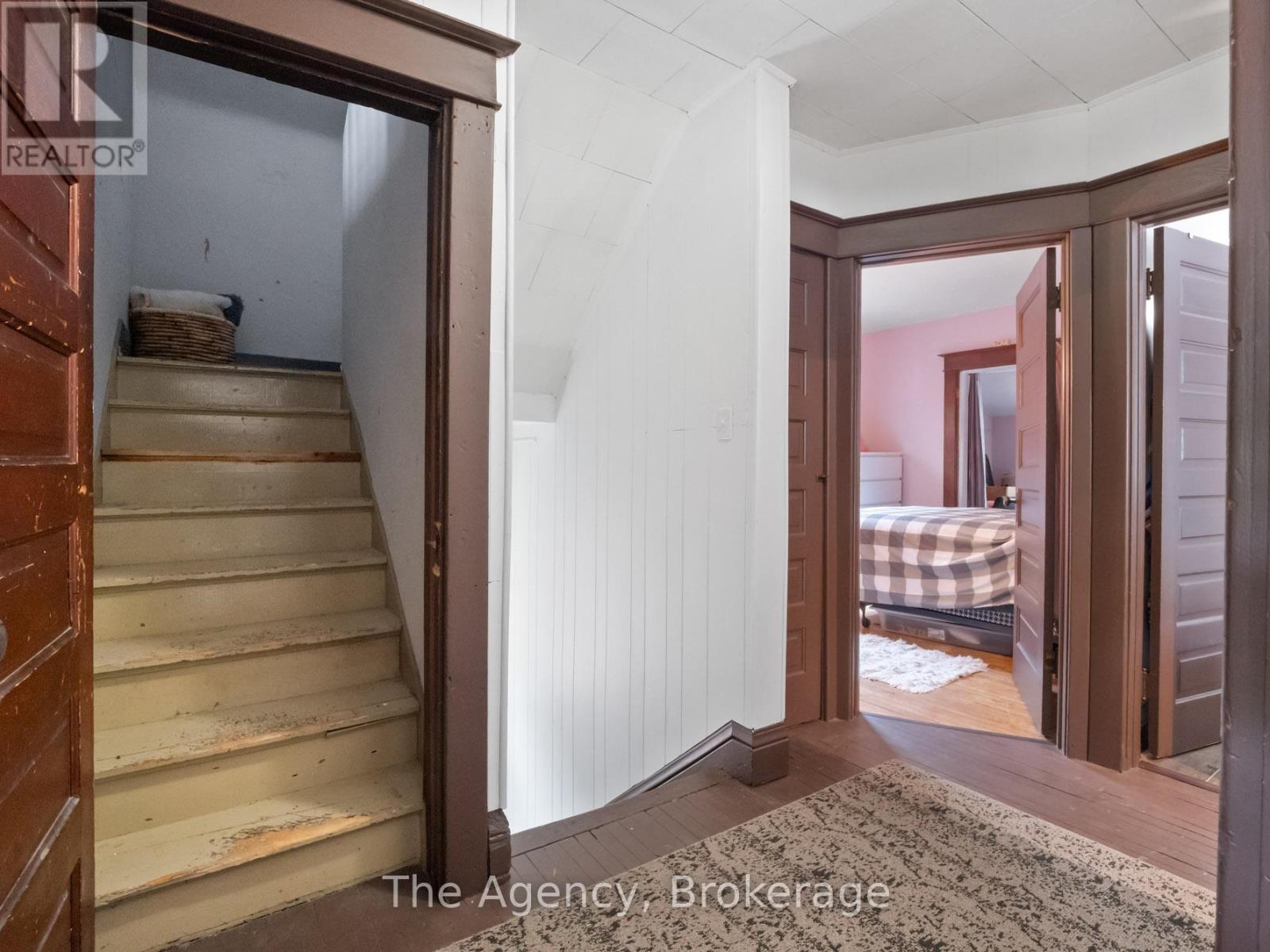 Photo 11 of 48 Grove Street, Welland ON