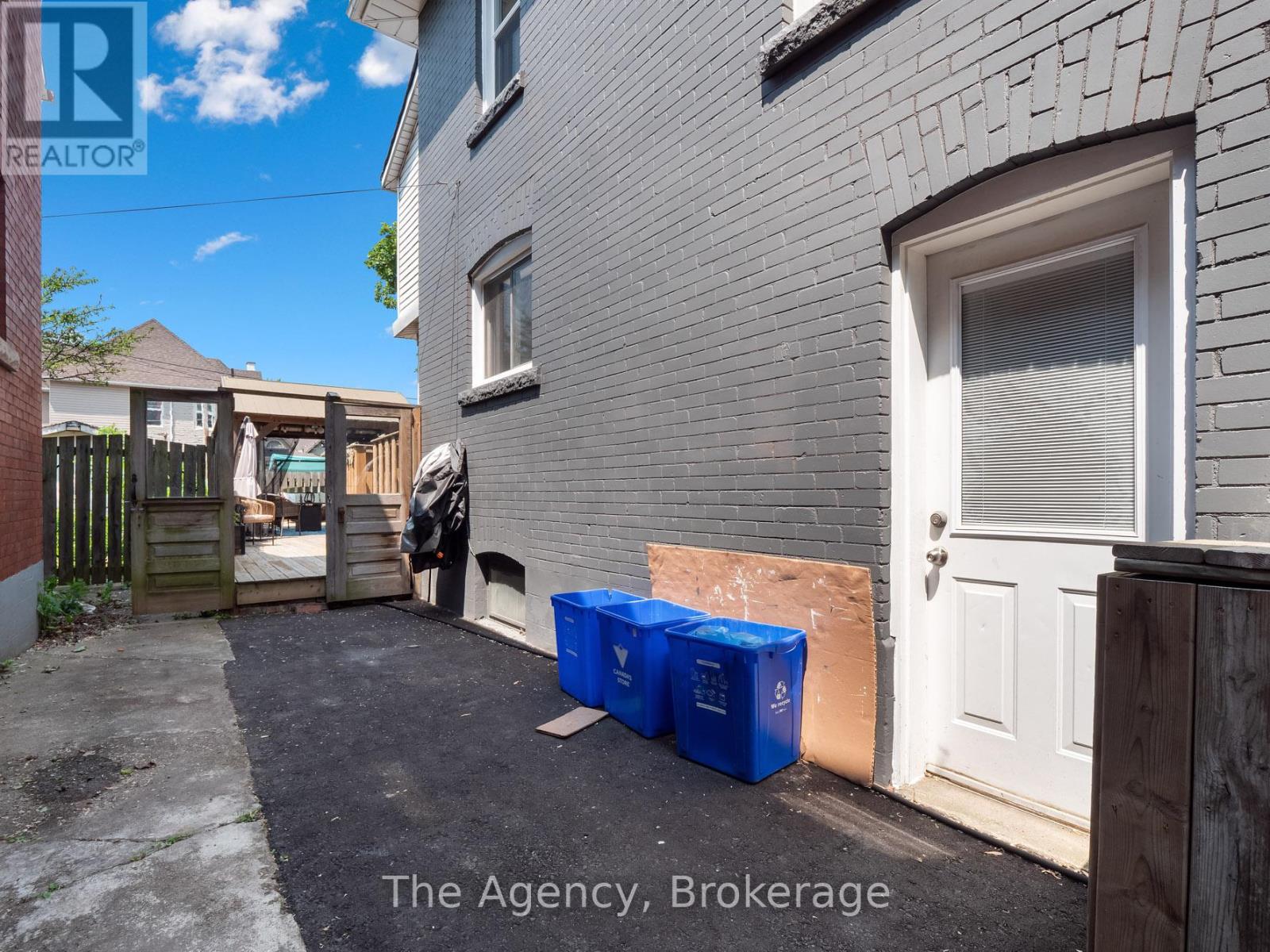 Photo 27 of 48 Grove Street, Welland ON