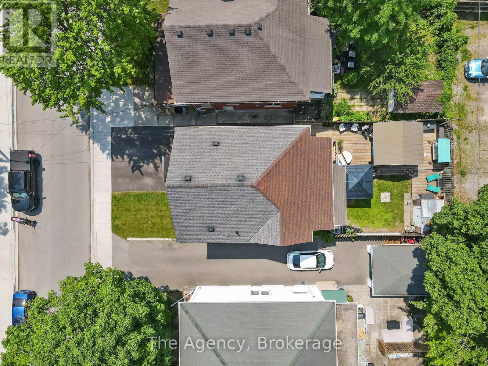 Photo 12 of 48 Grove Street, Welland ON