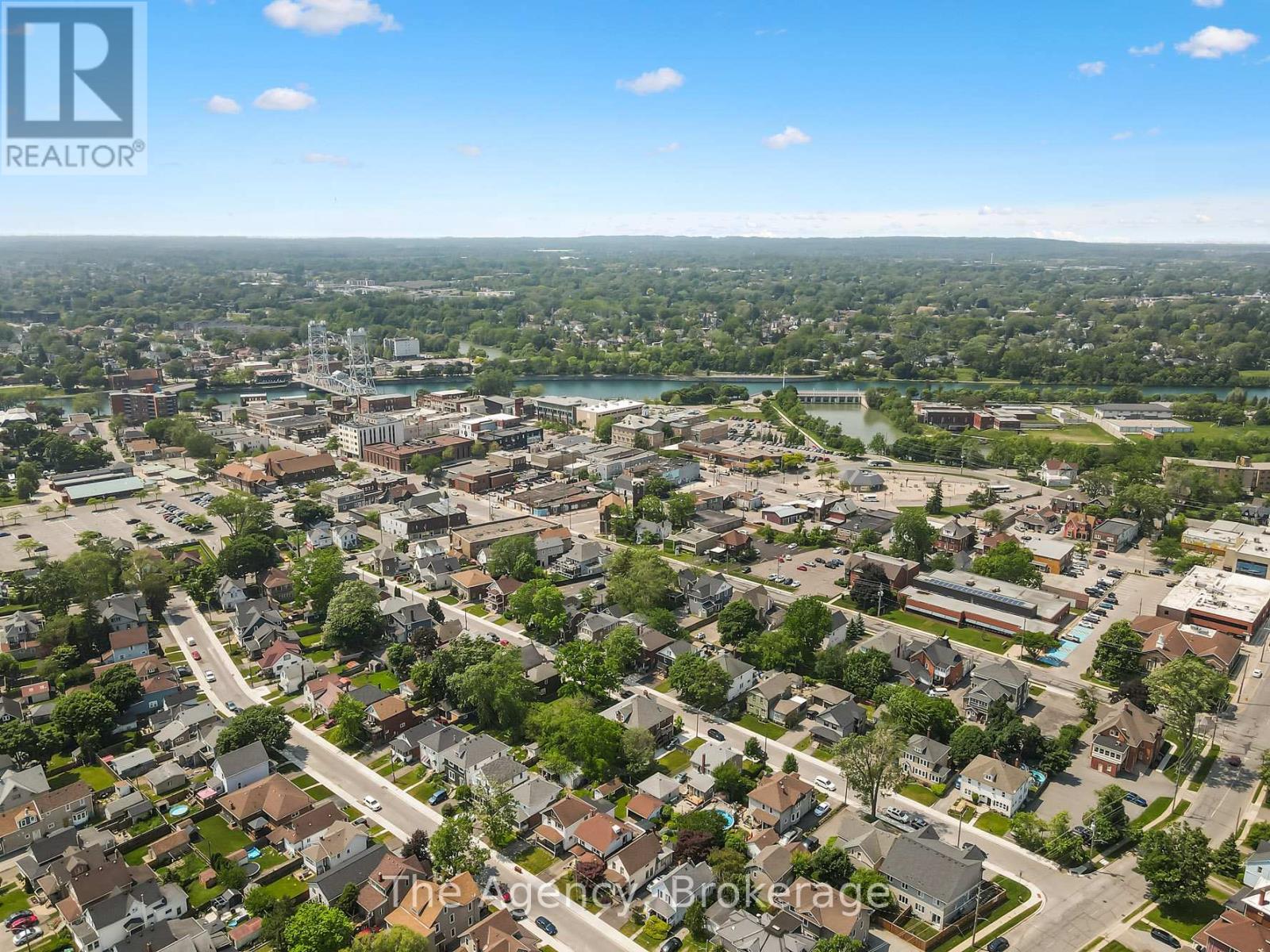 Photo 7 of 48 Grove Street, Welland ON
