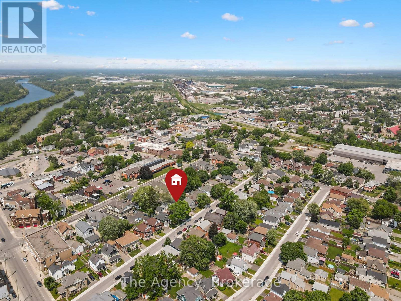 Photo 10 of 48 Grove Street, Welland ON