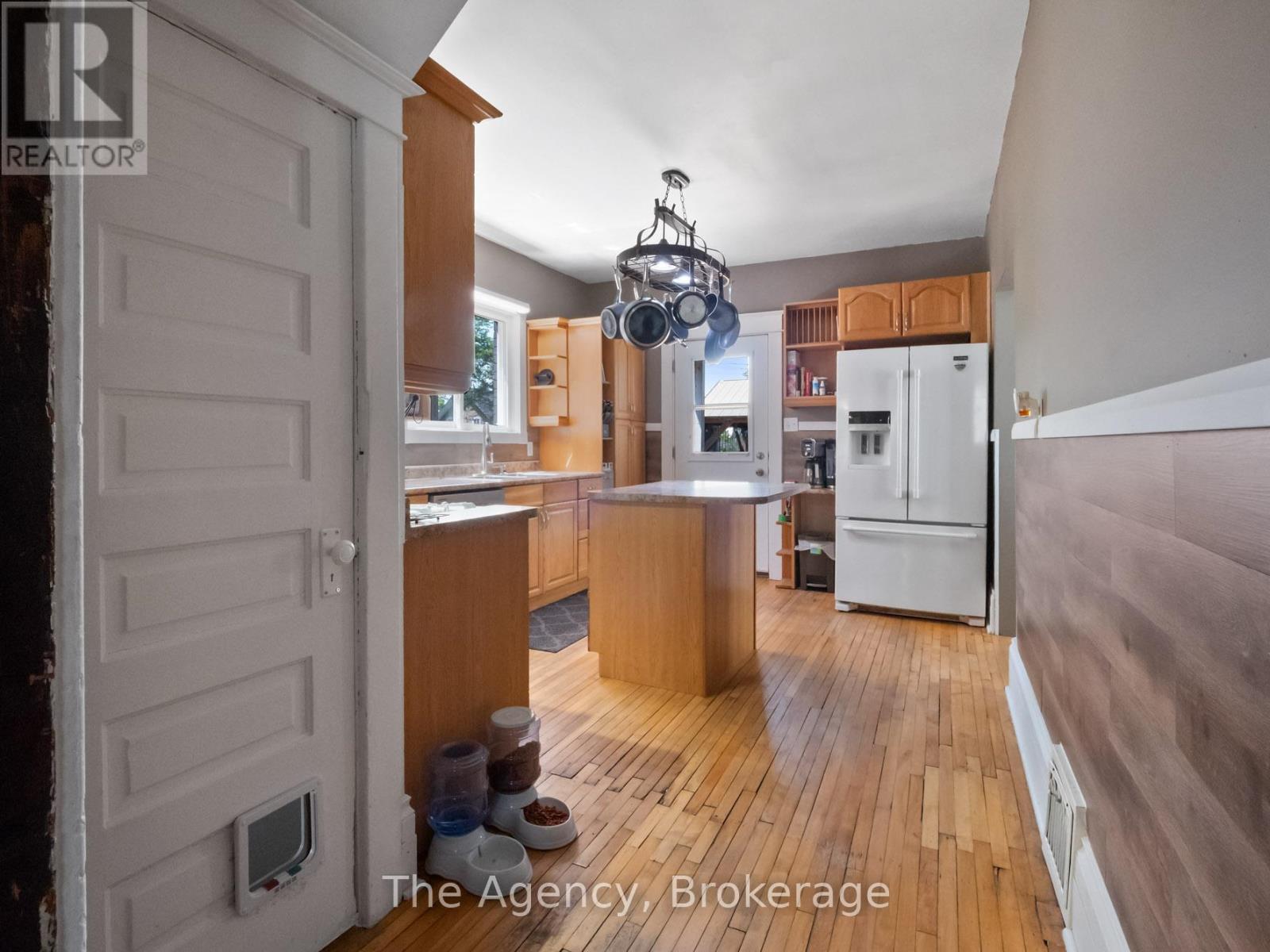 Photo 44 of 48 Grove Street, Welland ON