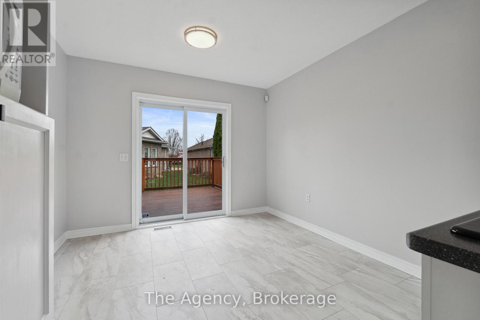Photo 13 of 3919 Durban Lane, Lincoln ON