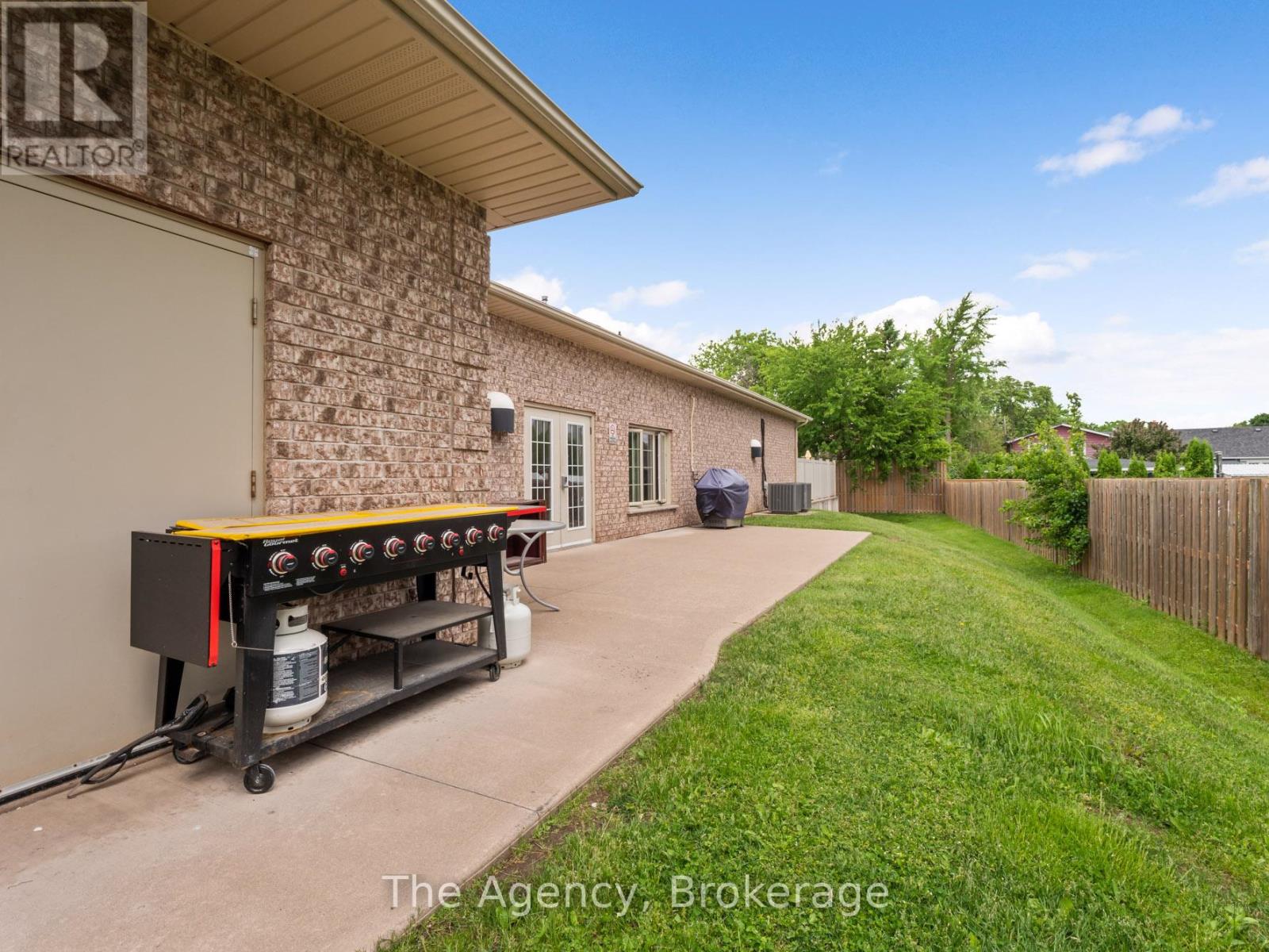 Photo 36 of 3919 Durban Lane, Lincoln ON