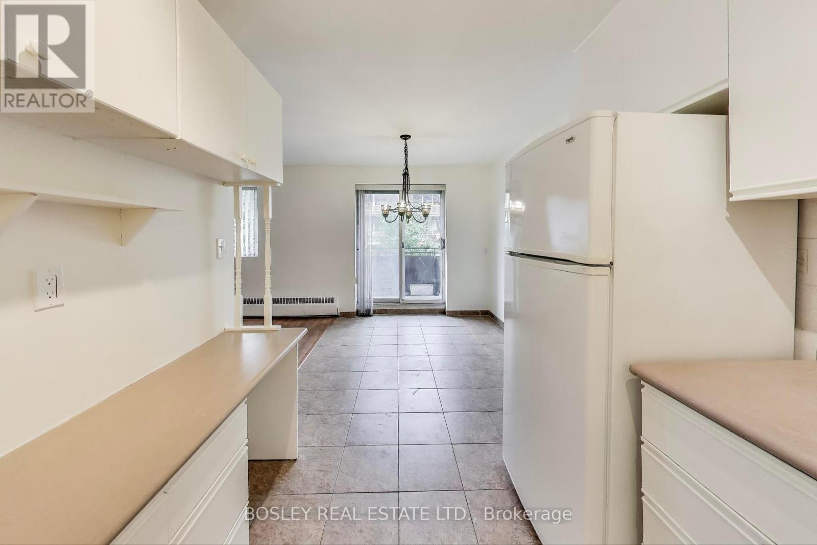 Photo 11 of 304 800 Kennedy Road, Toronto ON