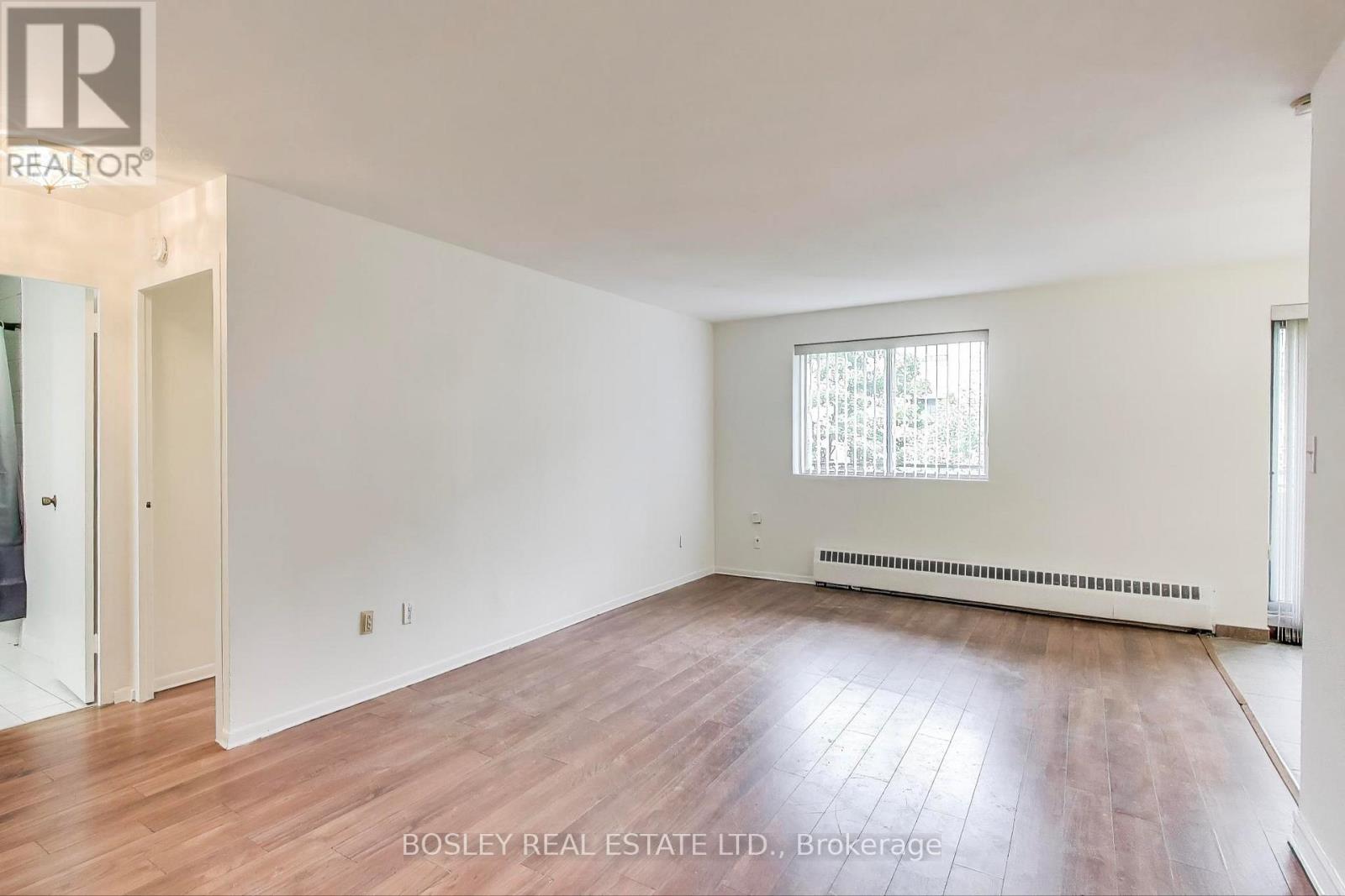 Photo 5 of 304 800 Kennedy Road, Toronto ON