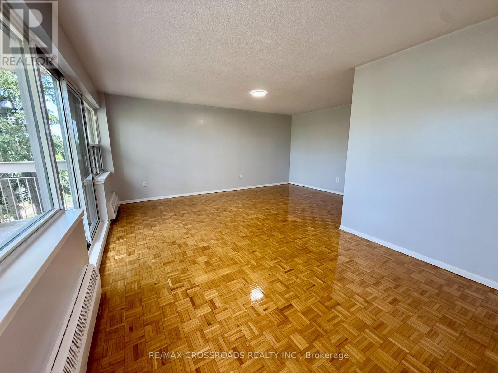 Photo 3 of 201 1191 Ellesmere Road, Toronto ON