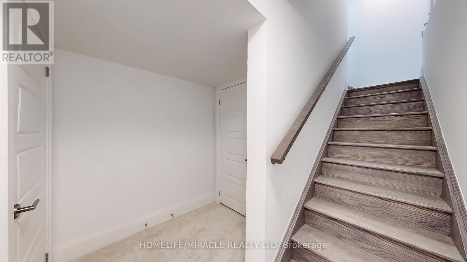 Photo 36 of 2849 Foxden Square, Pickering ON