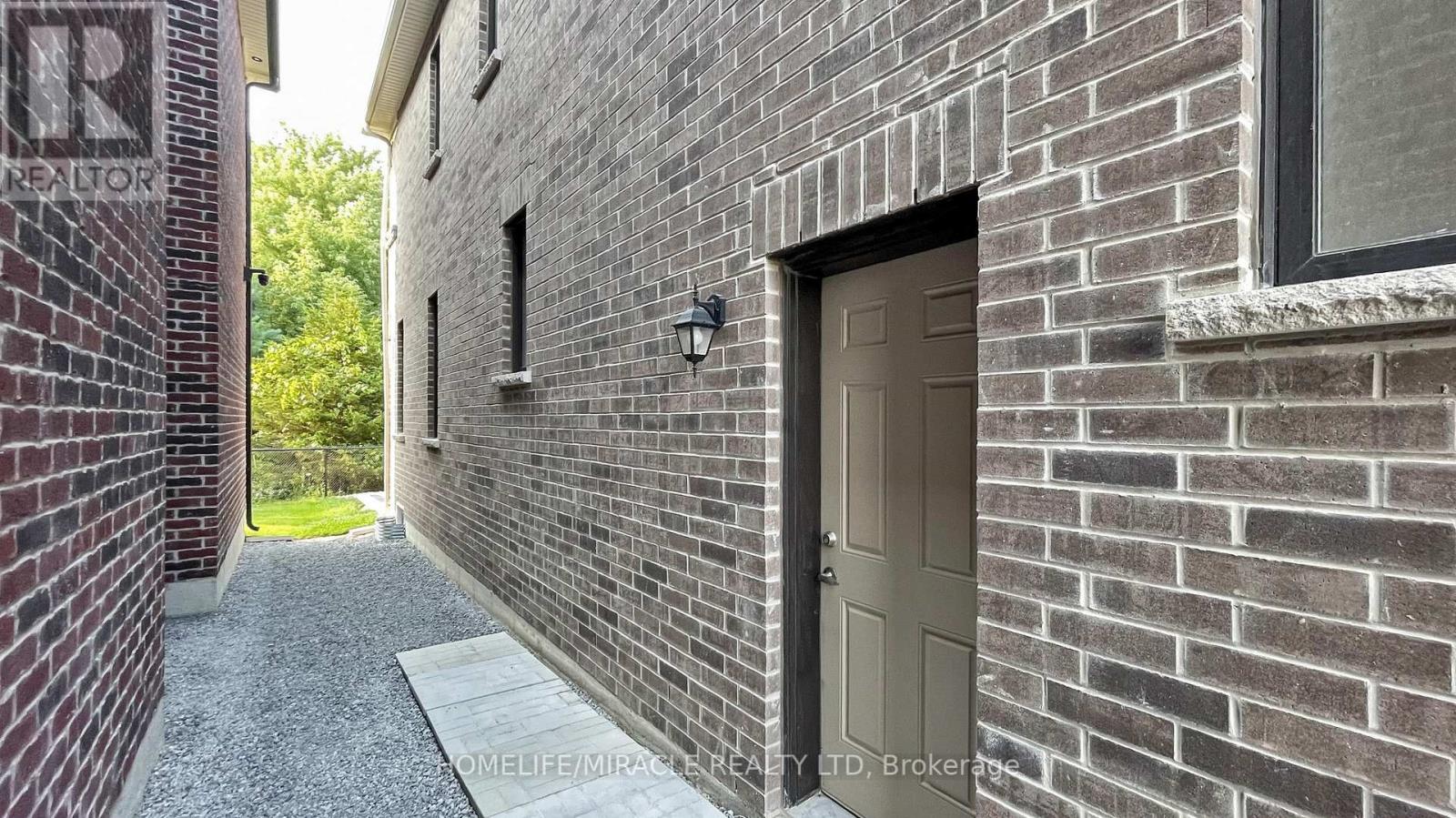 Photo 37 of 2849 Foxden Square, Pickering ON