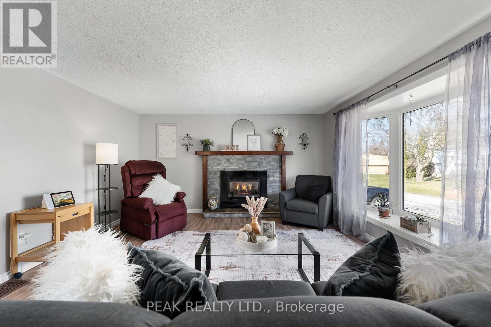 Photo 4 of 71 Bluffs Road, Clarington ON