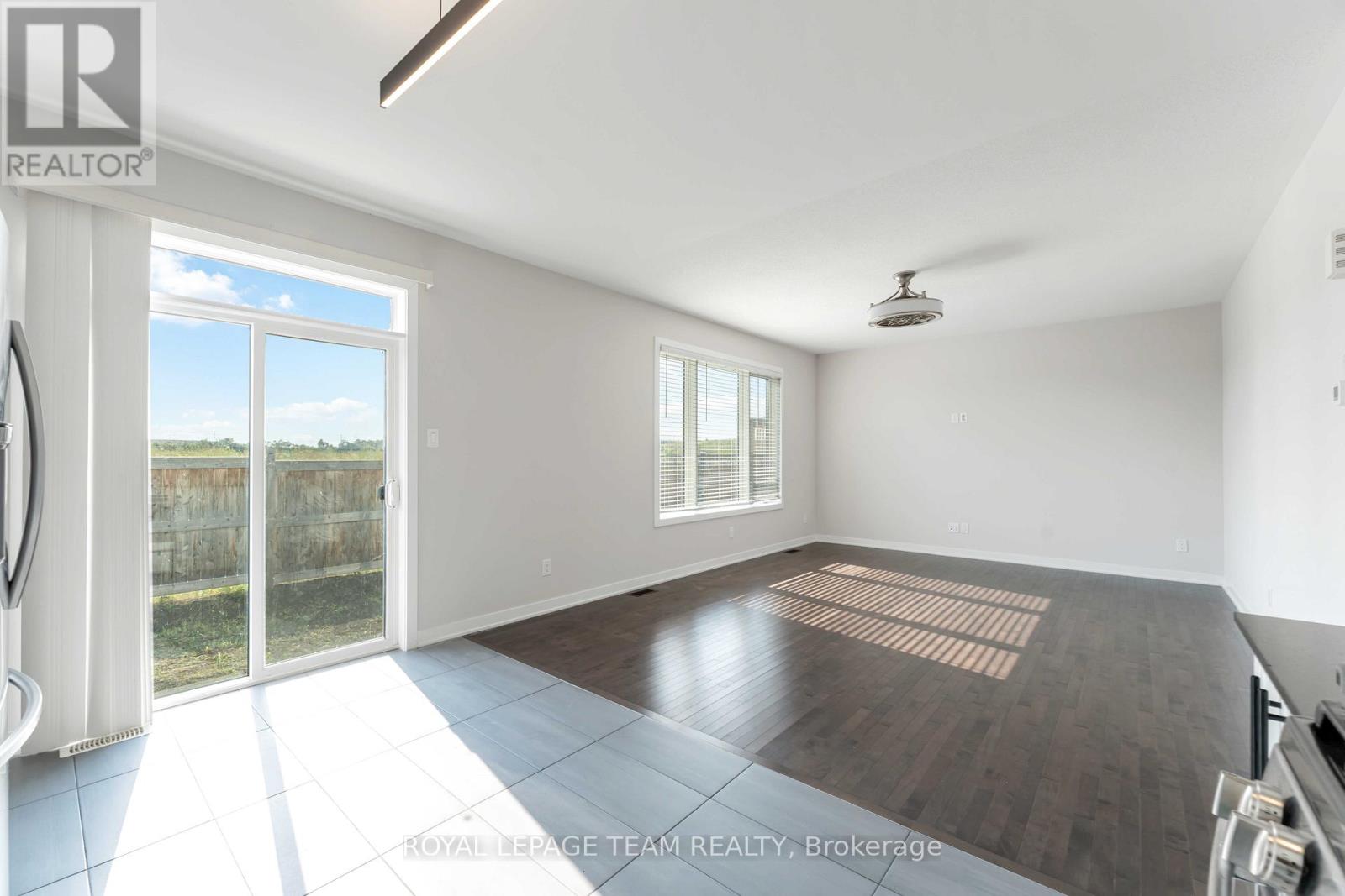Photo 8 of 3040 Travertine Way, Ottawa ON