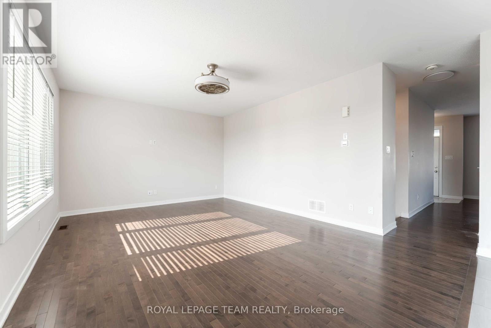 Photo 3 of 3040 Travertine Way, Ottawa ON