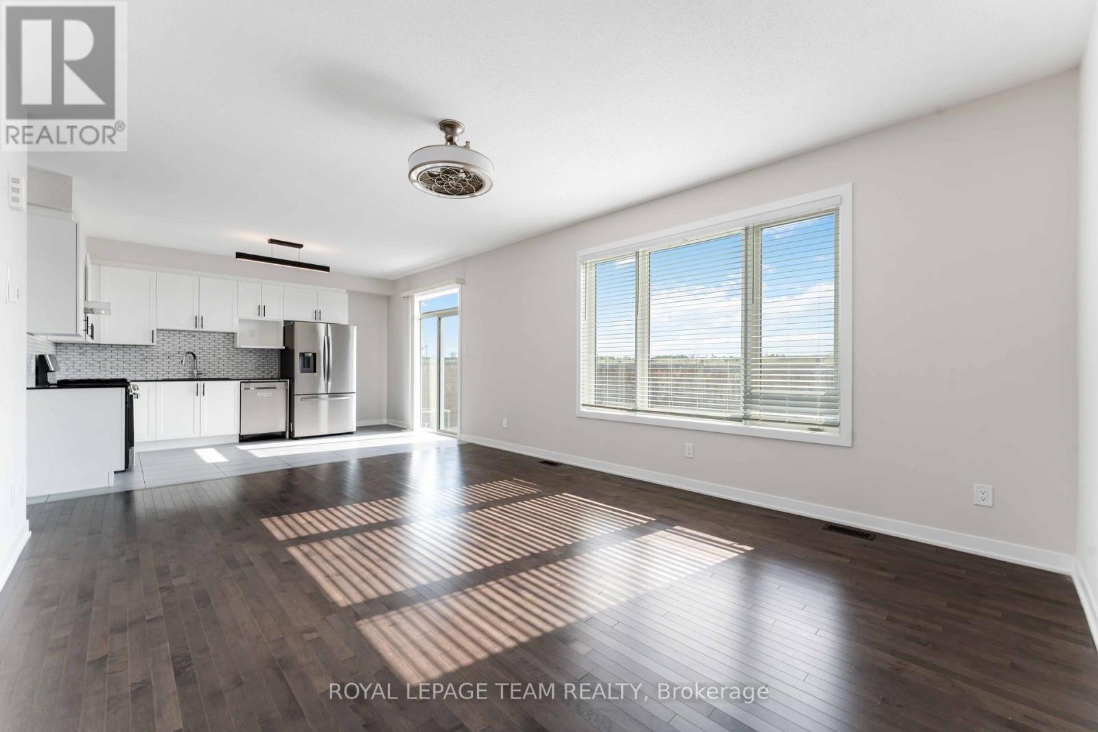 Photo 5 of 3040 Travertine Way, Ottawa ON