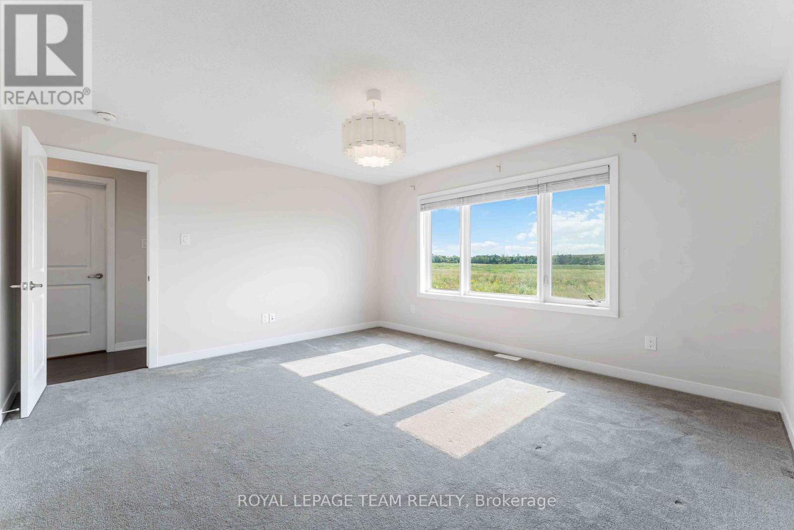 Photo 17 of 3040 Travertine Way, Ottawa ON