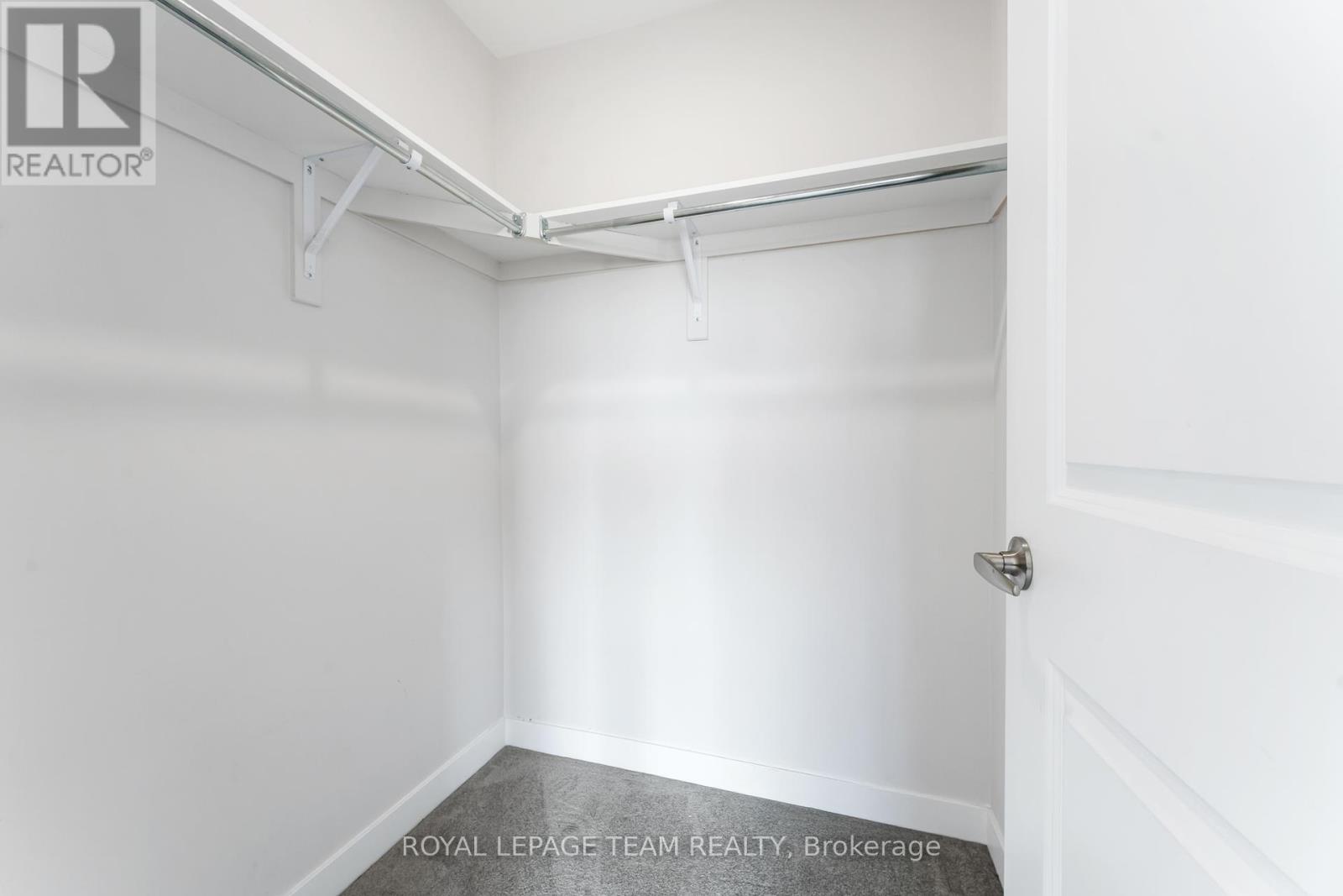 Photo 10 of 3040 Travertine Way, Ottawa ON