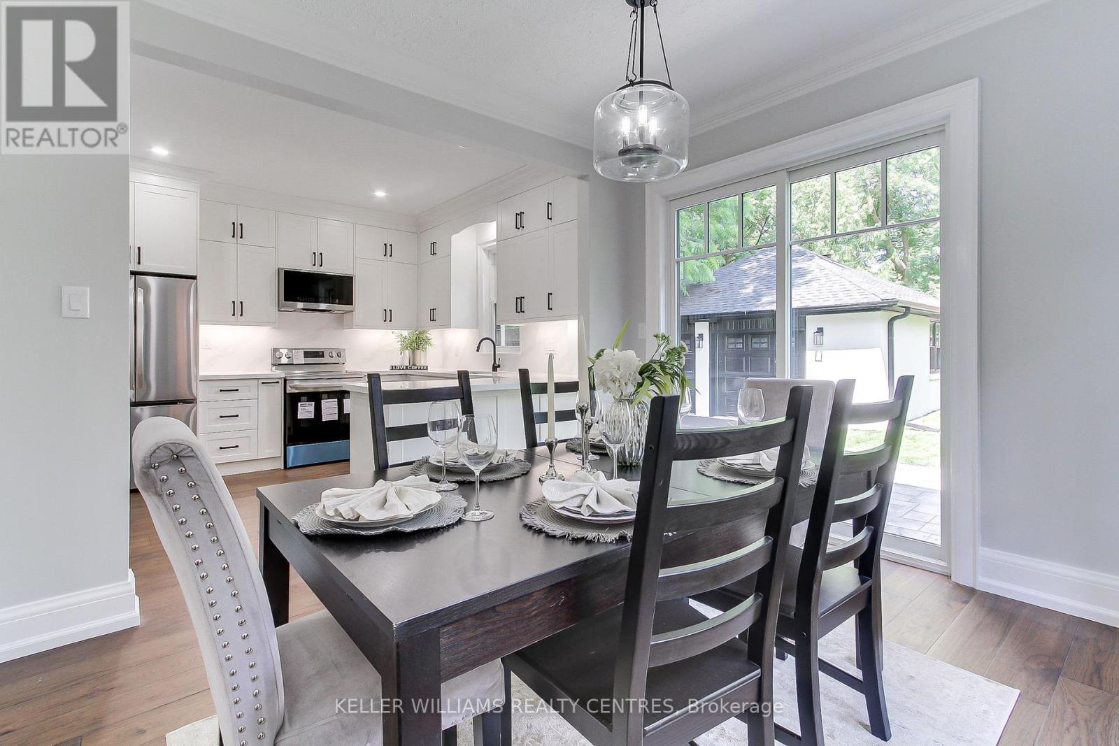 Photo 12 of 379 Park Avenue, Newmarket ON