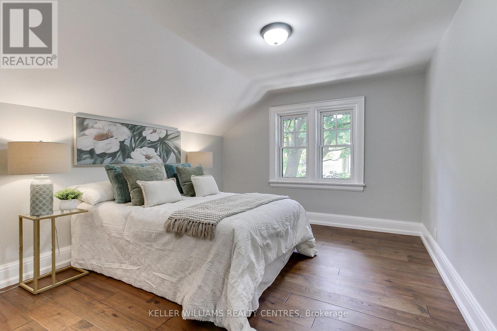 Photo 24 of 379 Park Avenue, Newmarket ON