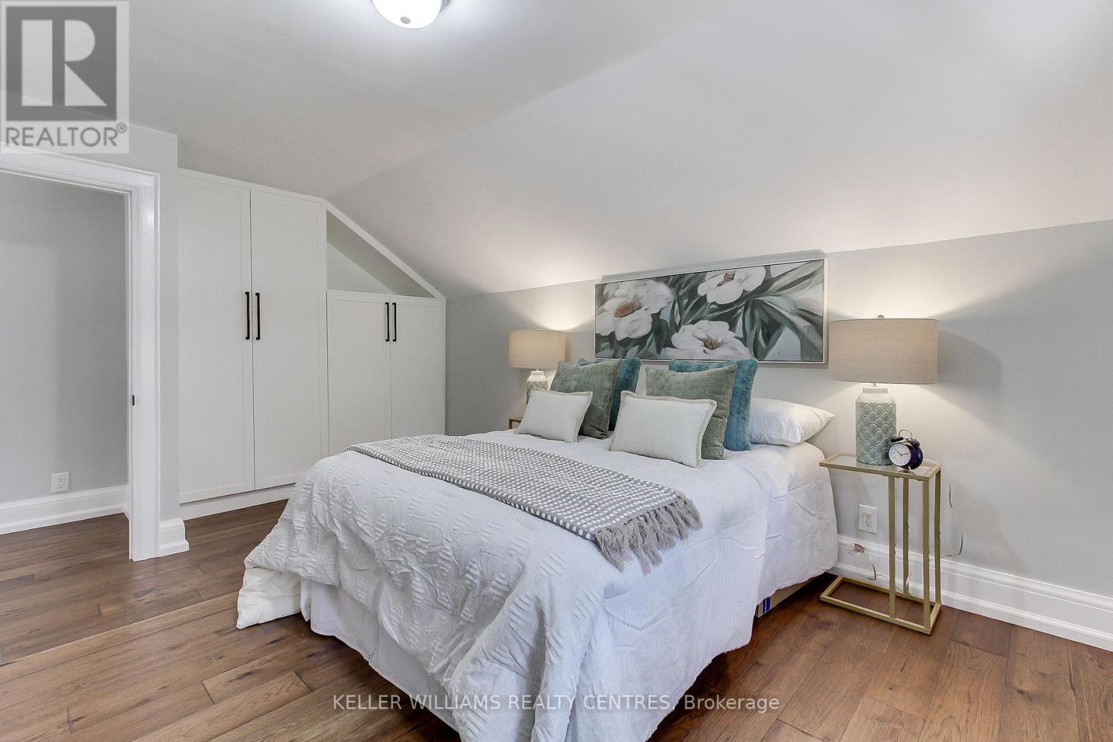 Photo 25 of 379 Park Avenue, Newmarket ON