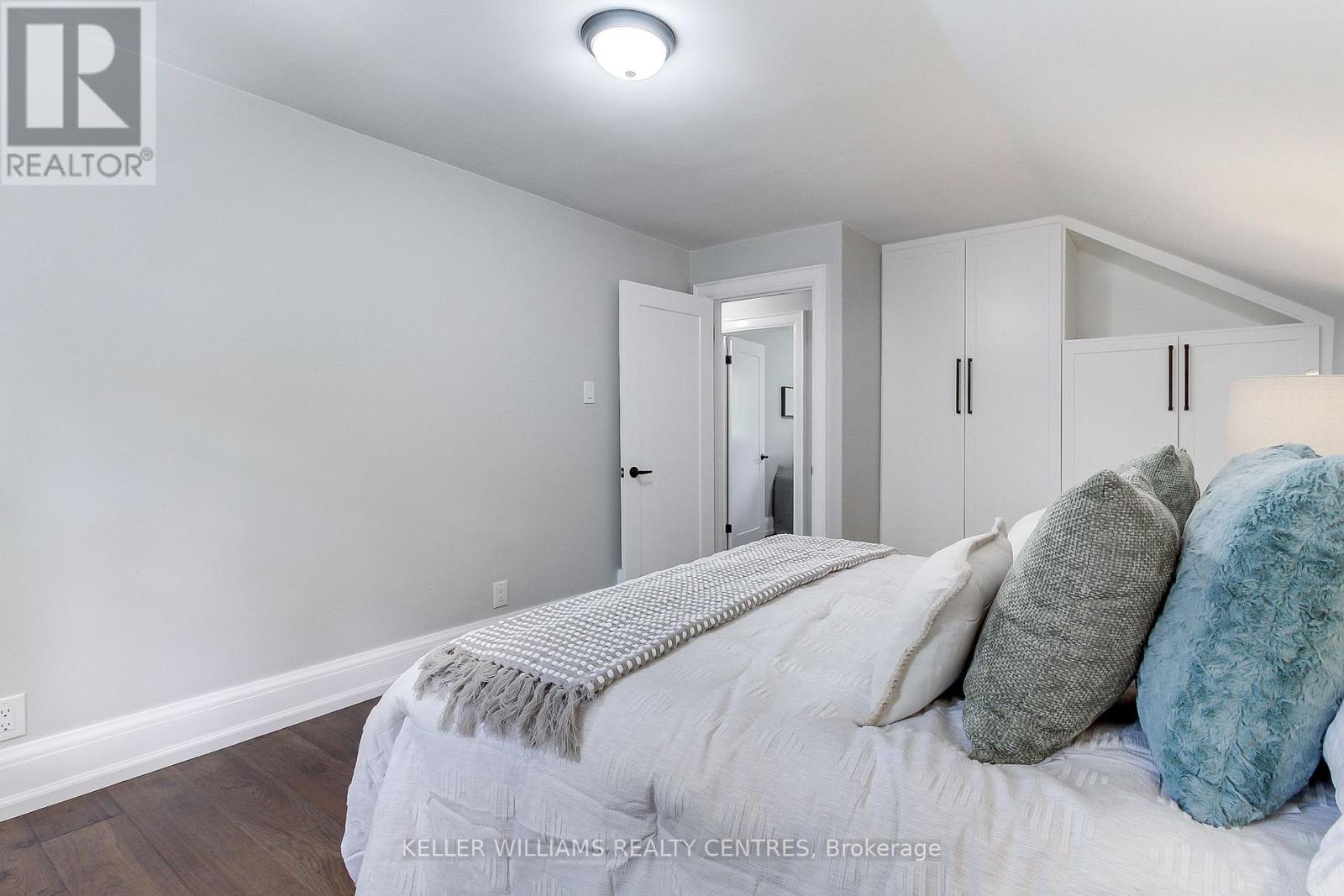 Photo 26 of 379 Park Avenue, Newmarket ON