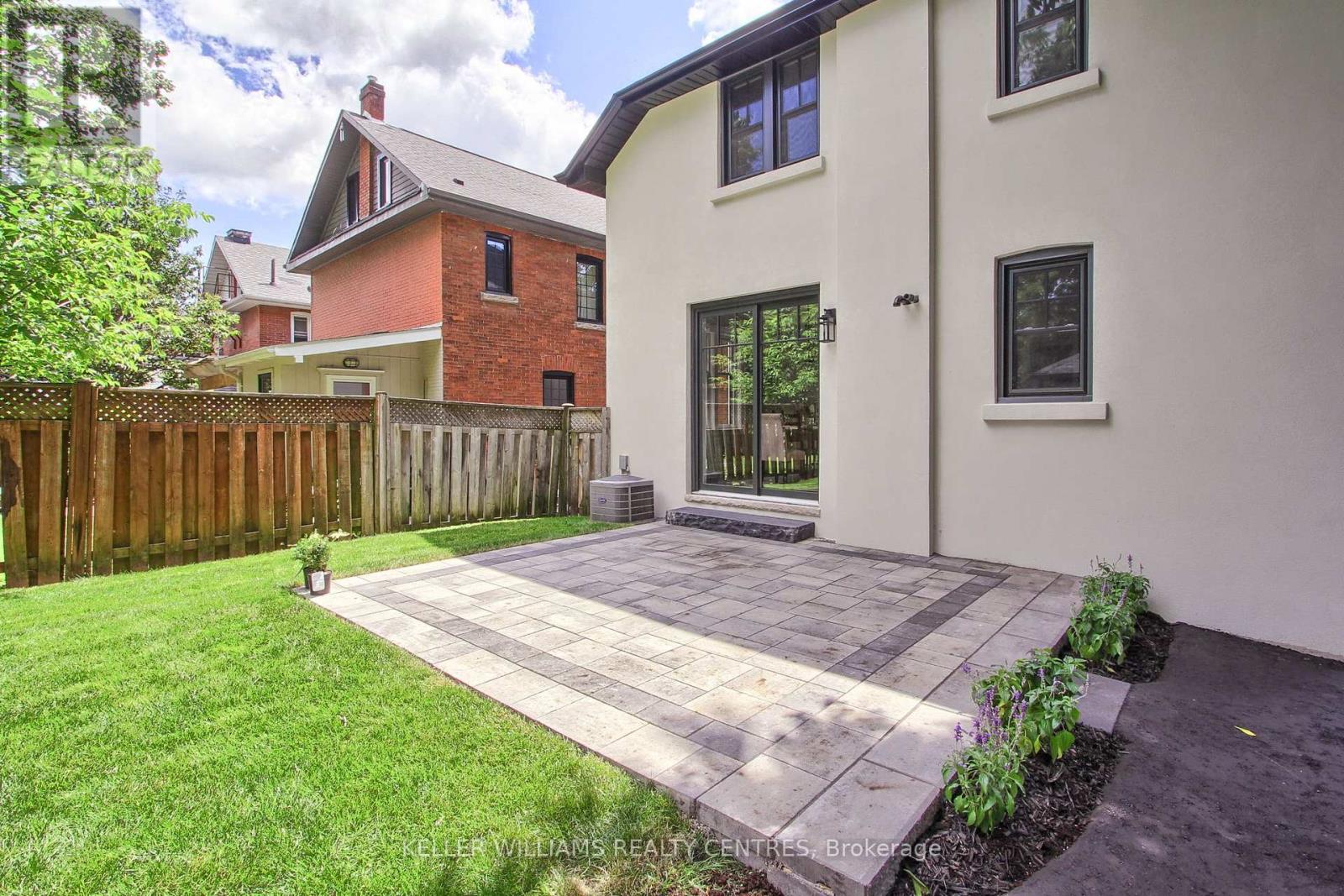 Photo 41 of 379 Park Avenue, Newmarket ON
