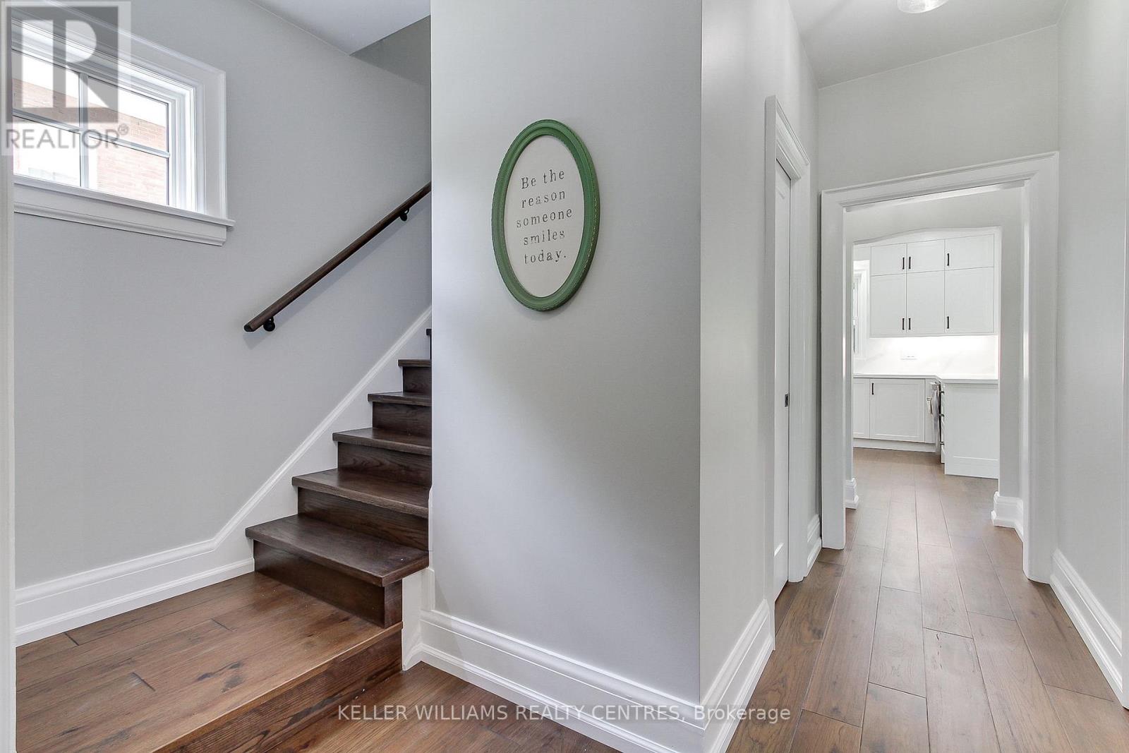 Photo 7 of 379 Park Avenue, Newmarket ON