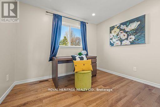 Photo 25 of 272 Phillip Murray Avenue N, Oshawa ON