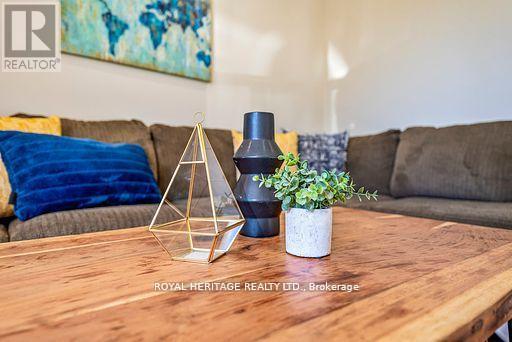 Photo 9 of 272 Phillip Murray Avenue N, Oshawa ON