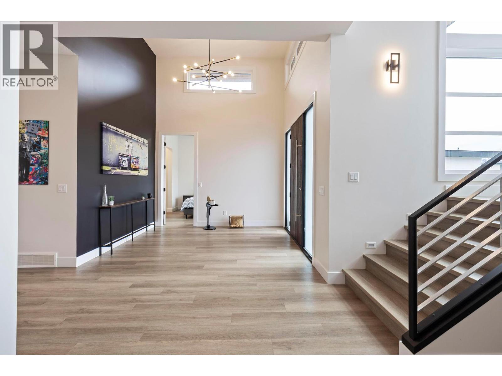  10245 Beacon Hill Drive, Lake Country