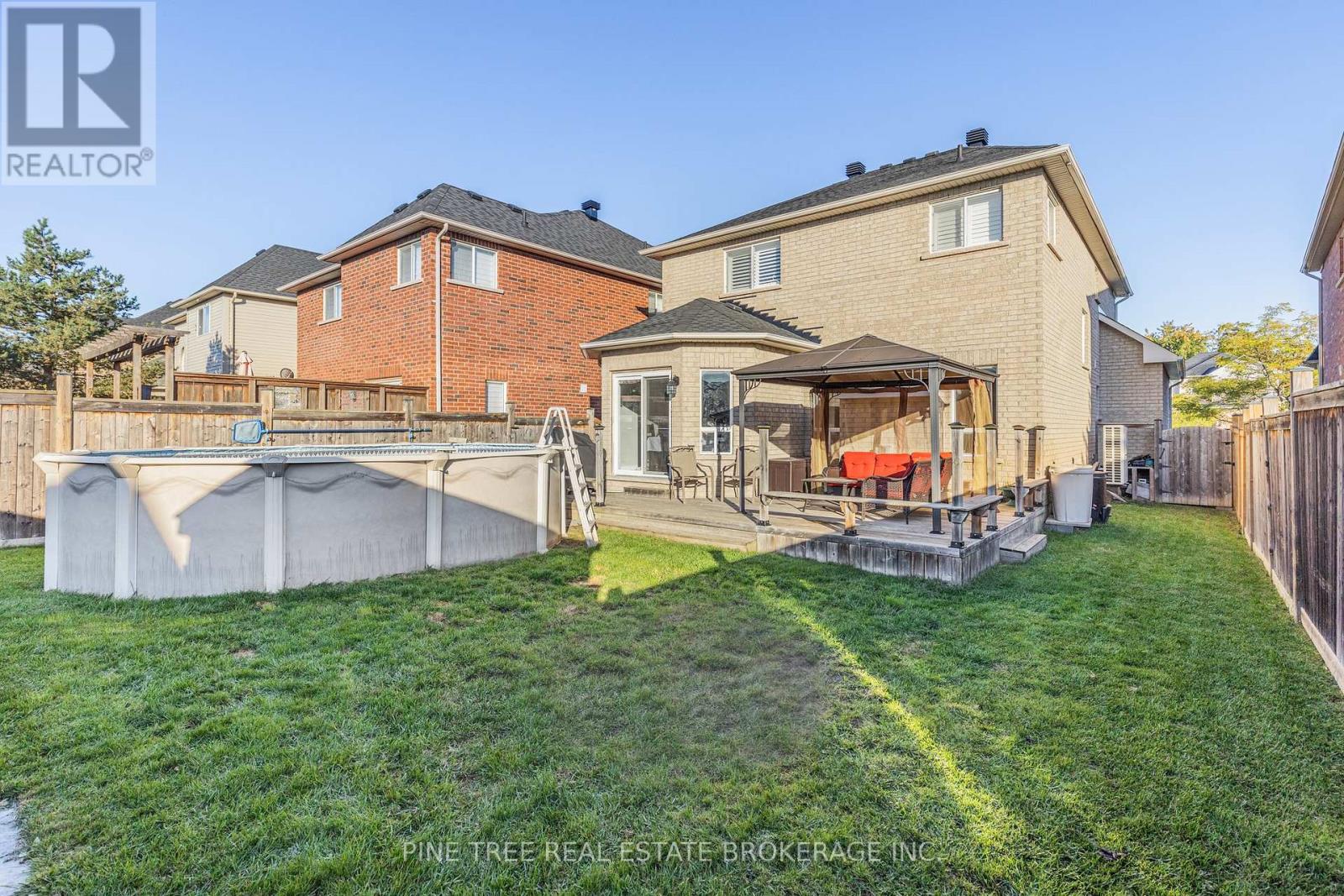 Photo 29 of 31 Connaught Lane, Barrie ON