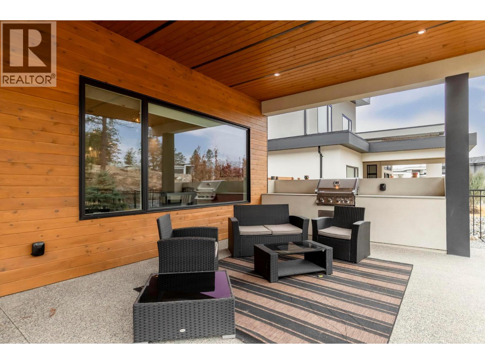  10245 Beacon Hill Drive, Lake Country