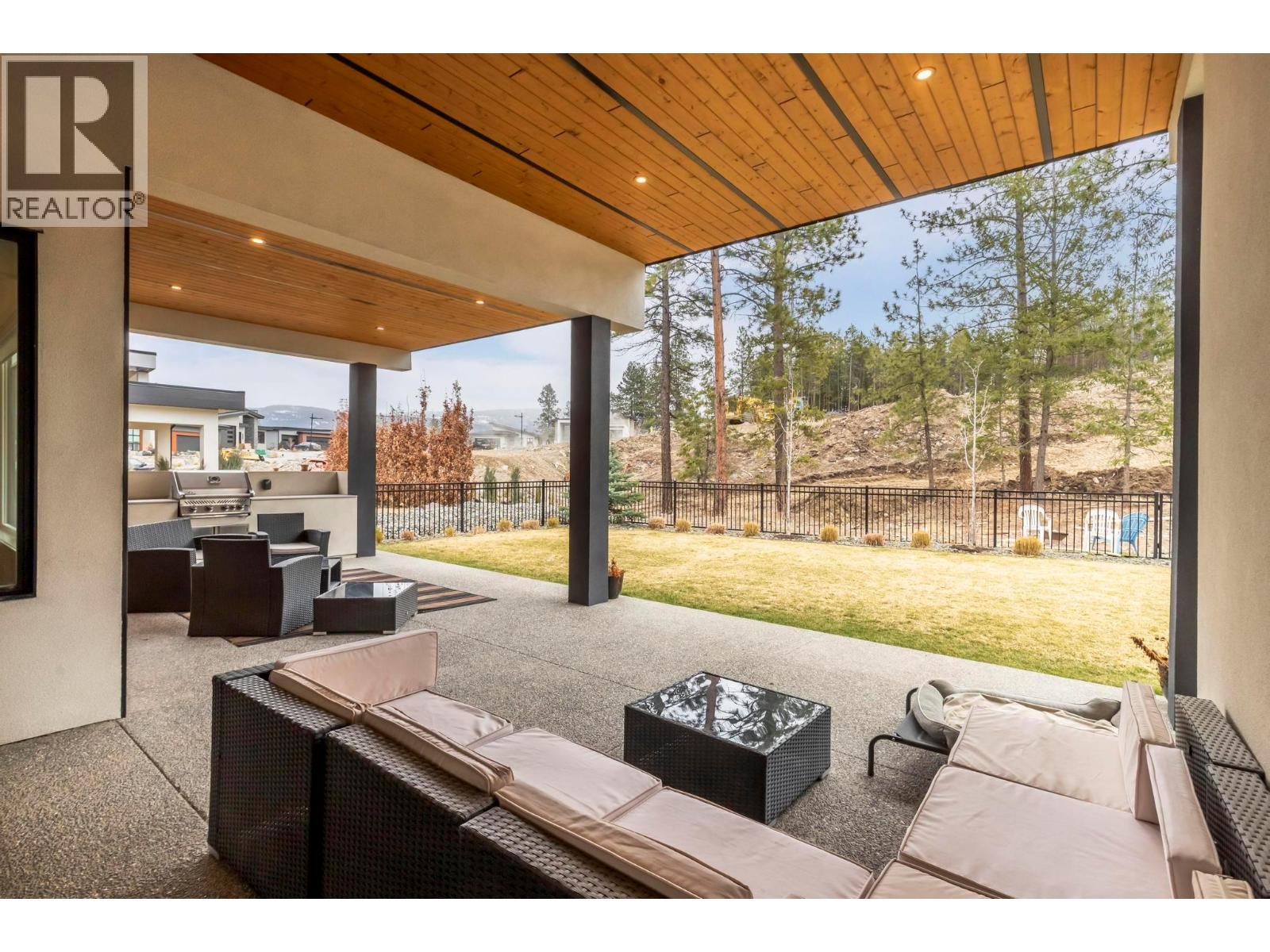  10245 Beacon Hill Drive, Lake Country