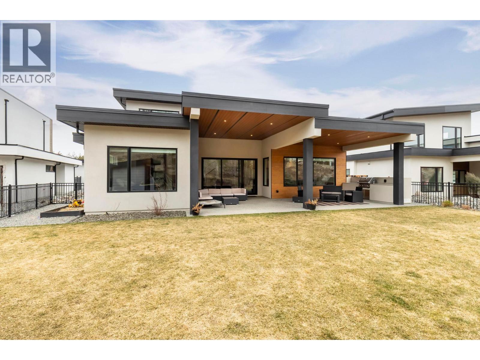  10245 Beacon Hill Drive, Lake Country