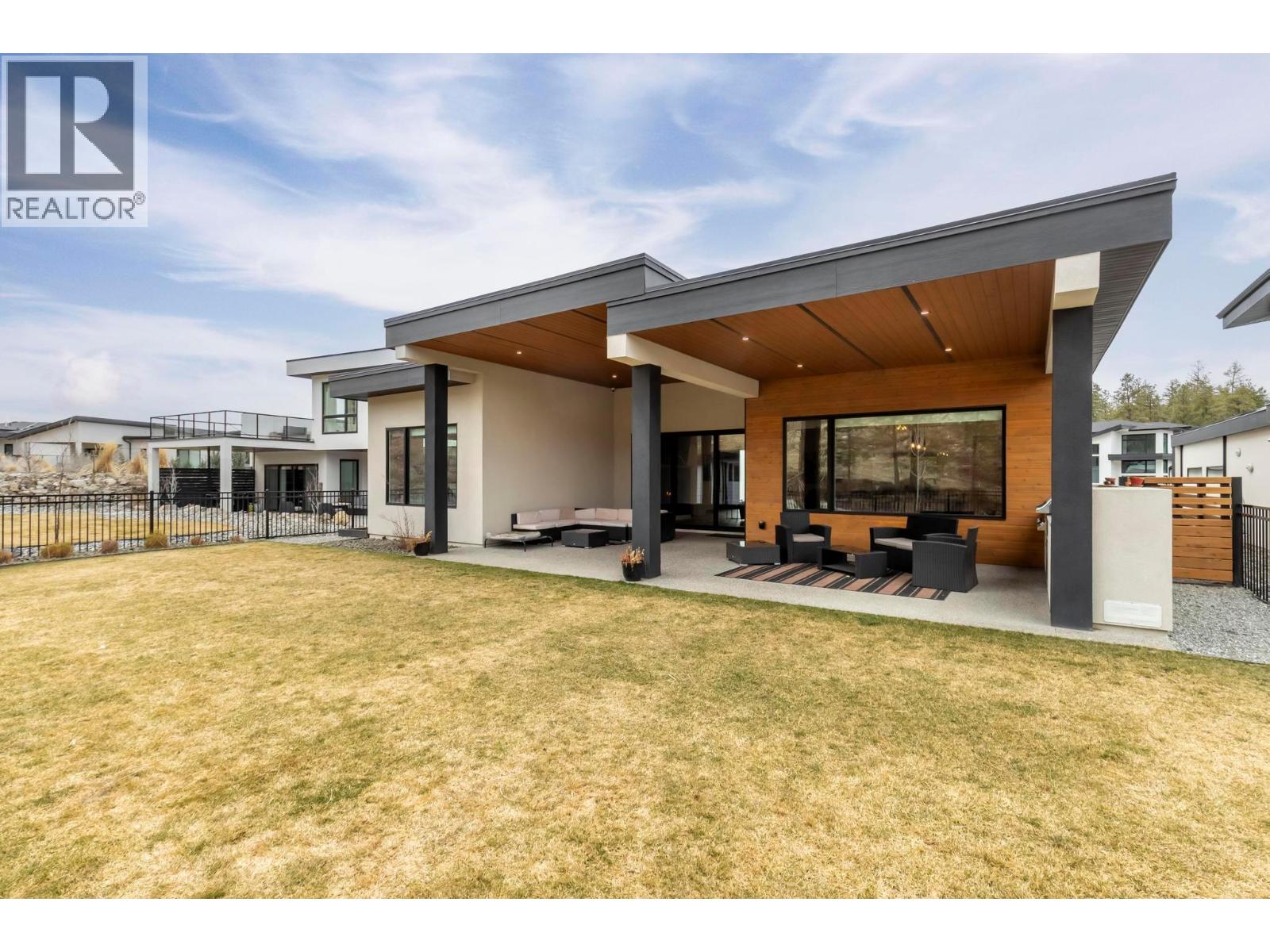  10245 Beacon Hill Drive, Lake Country