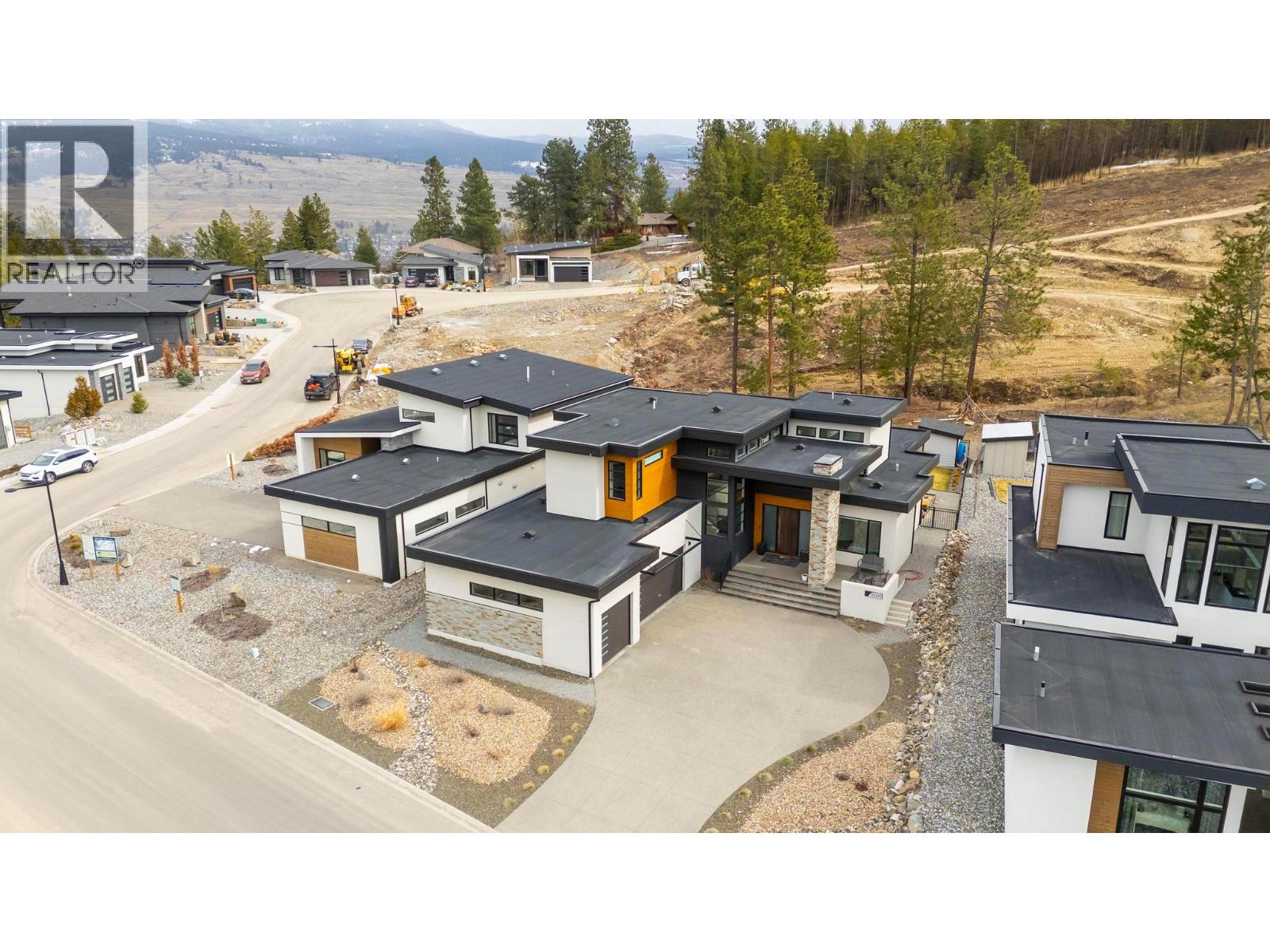  10245 Beacon Hill Drive, Lake Country