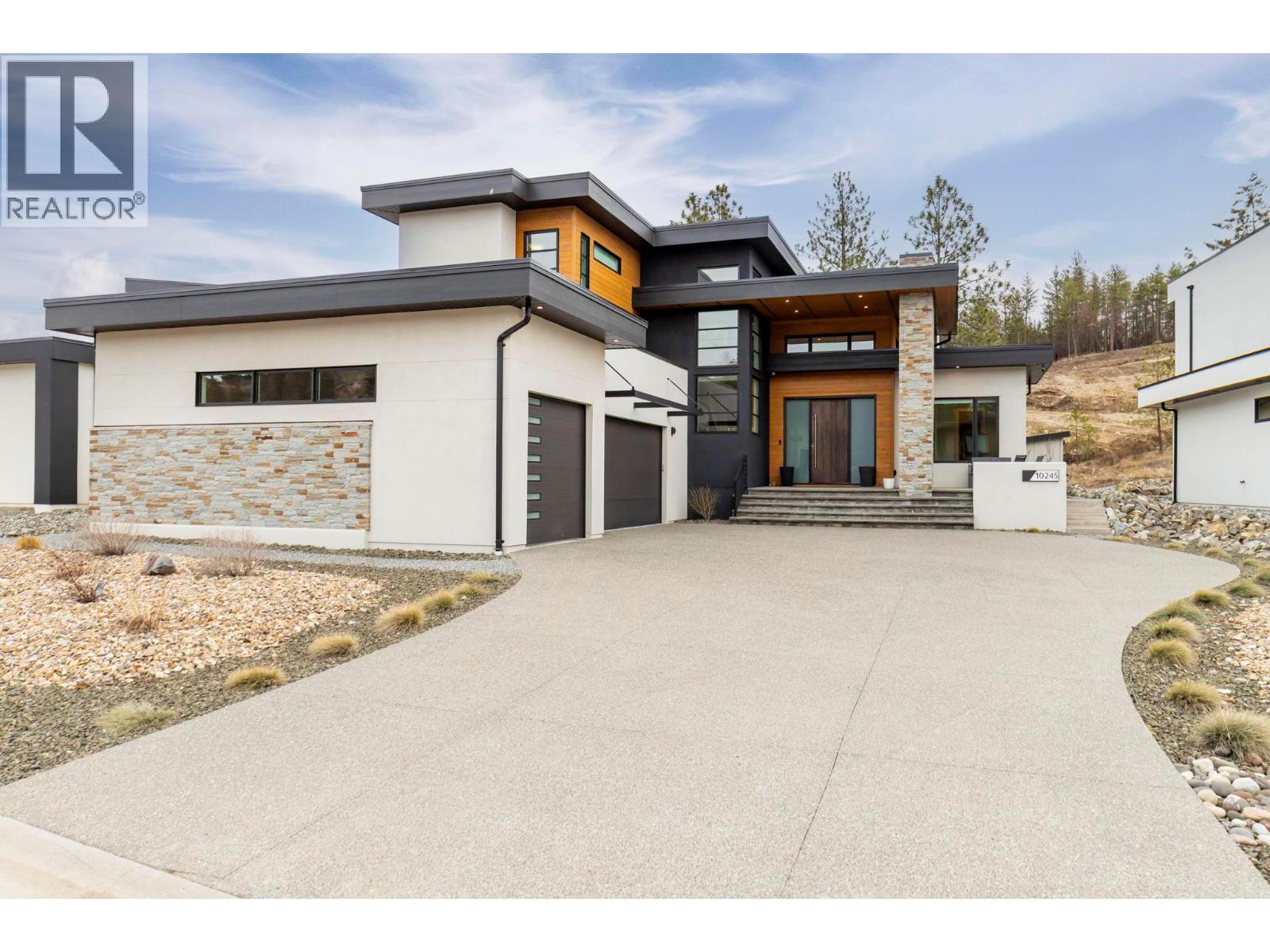  10245 Beacon Hill Drive, Lake Country