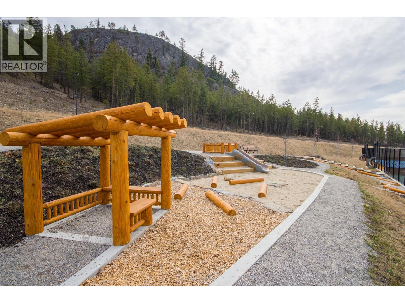  10245 Beacon Hill Drive, Lake Country
