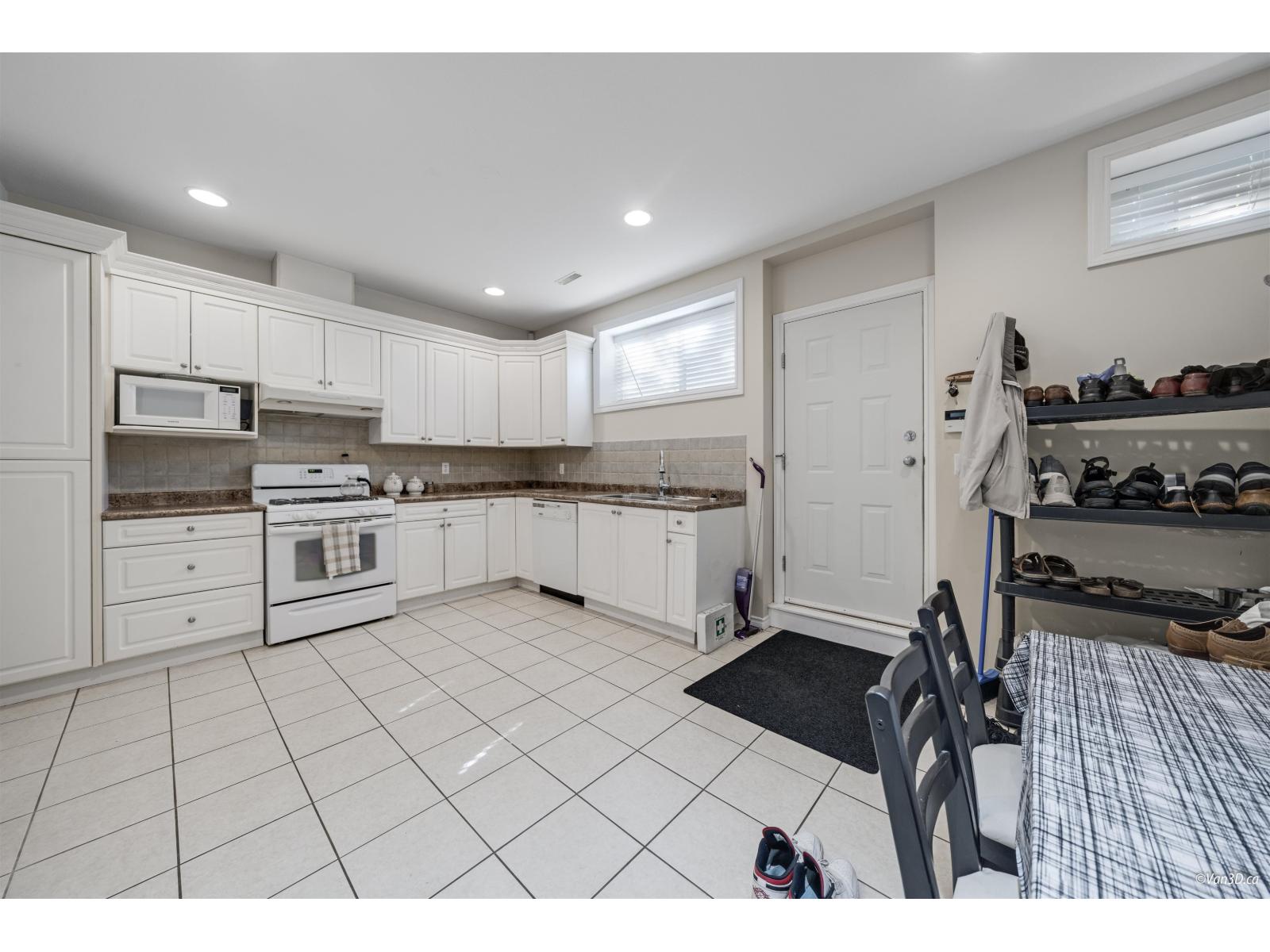Photo 29 of 15210 29 A Avenue, Surrey BC