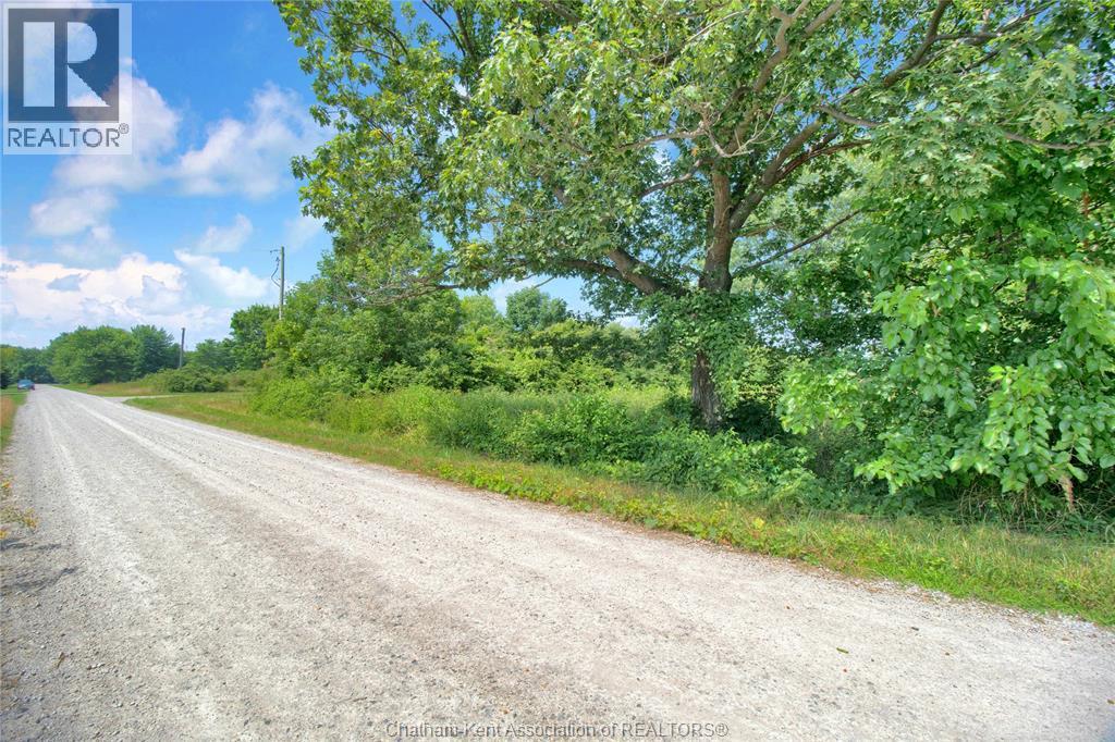 Photo 17 of 1281 Bluff Line, Wheatley ON