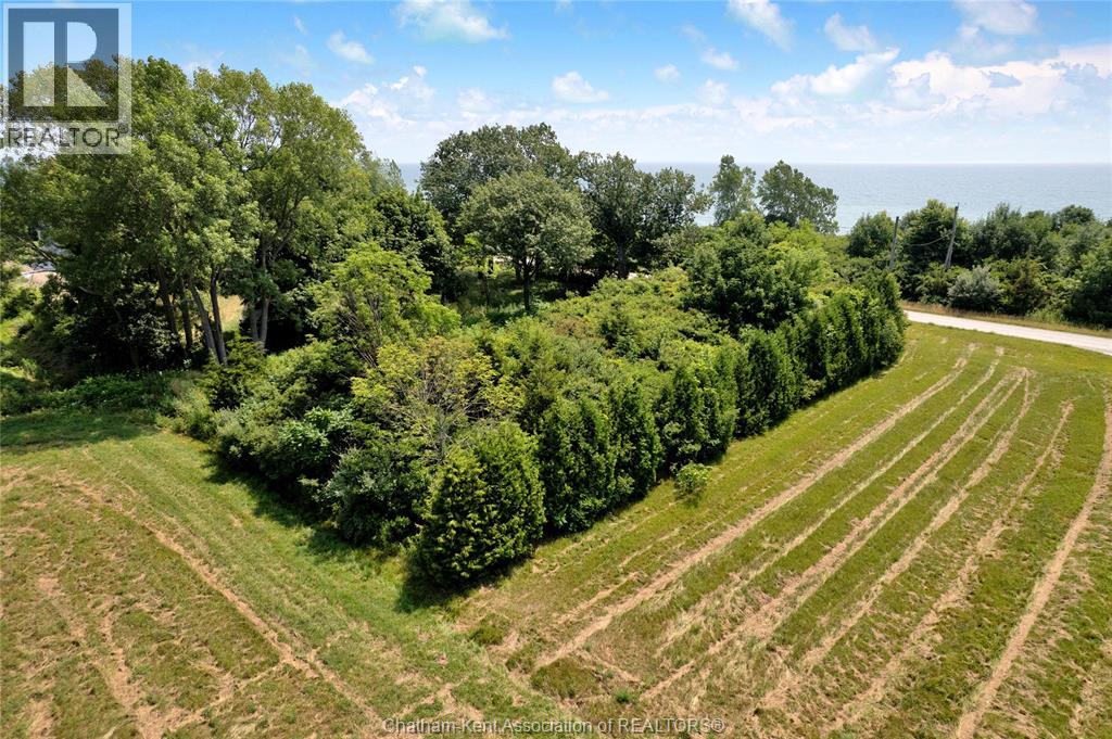 Photo 9 of 1281 Bluff Line, Wheatley ON